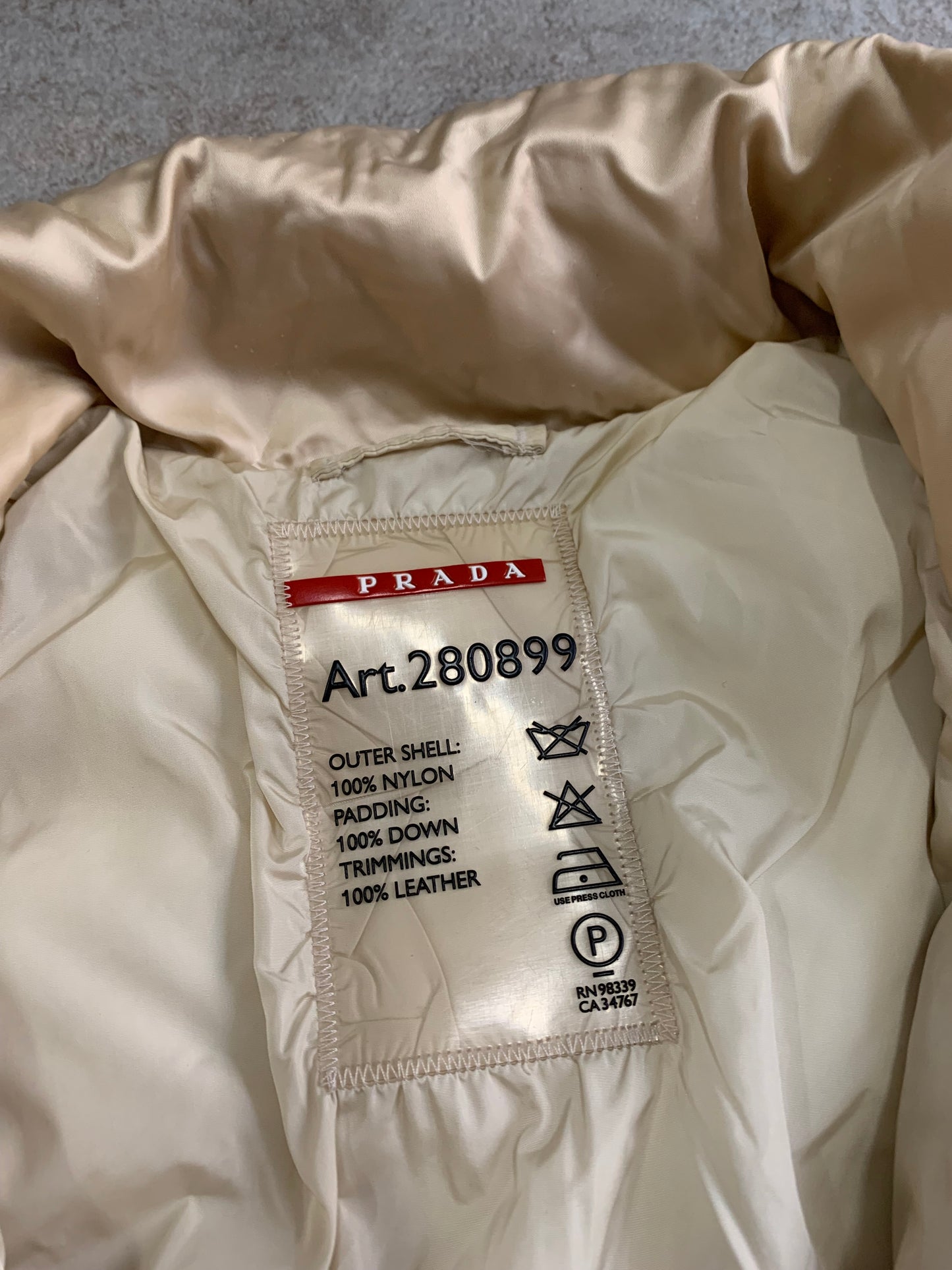 Chaqueta Puffer Vintage Prada 00’s - S