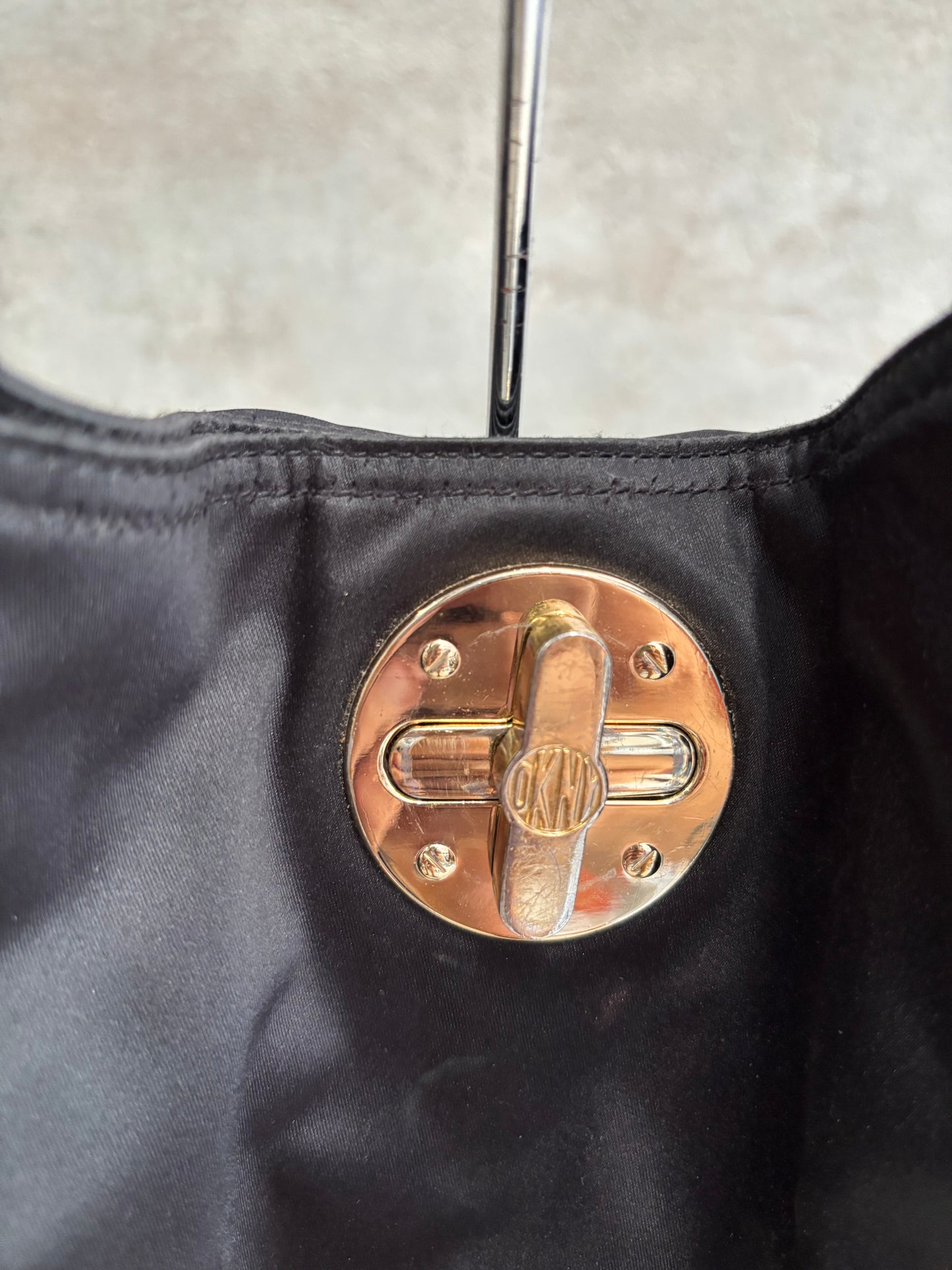 Bolso Satinado DKNY 00s Vintage