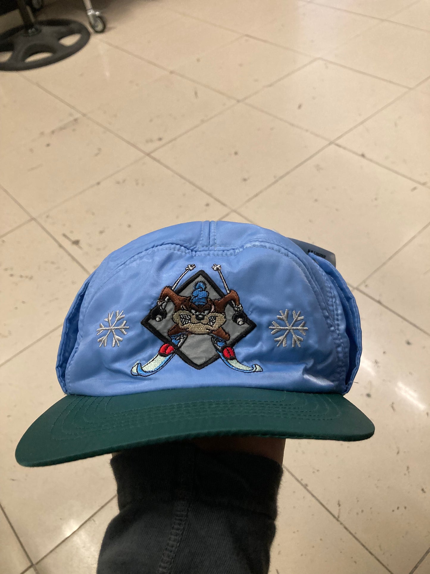 Gorra Nieve Orejeras Looney Tunes ‘Tazz’ 1998 Vintage