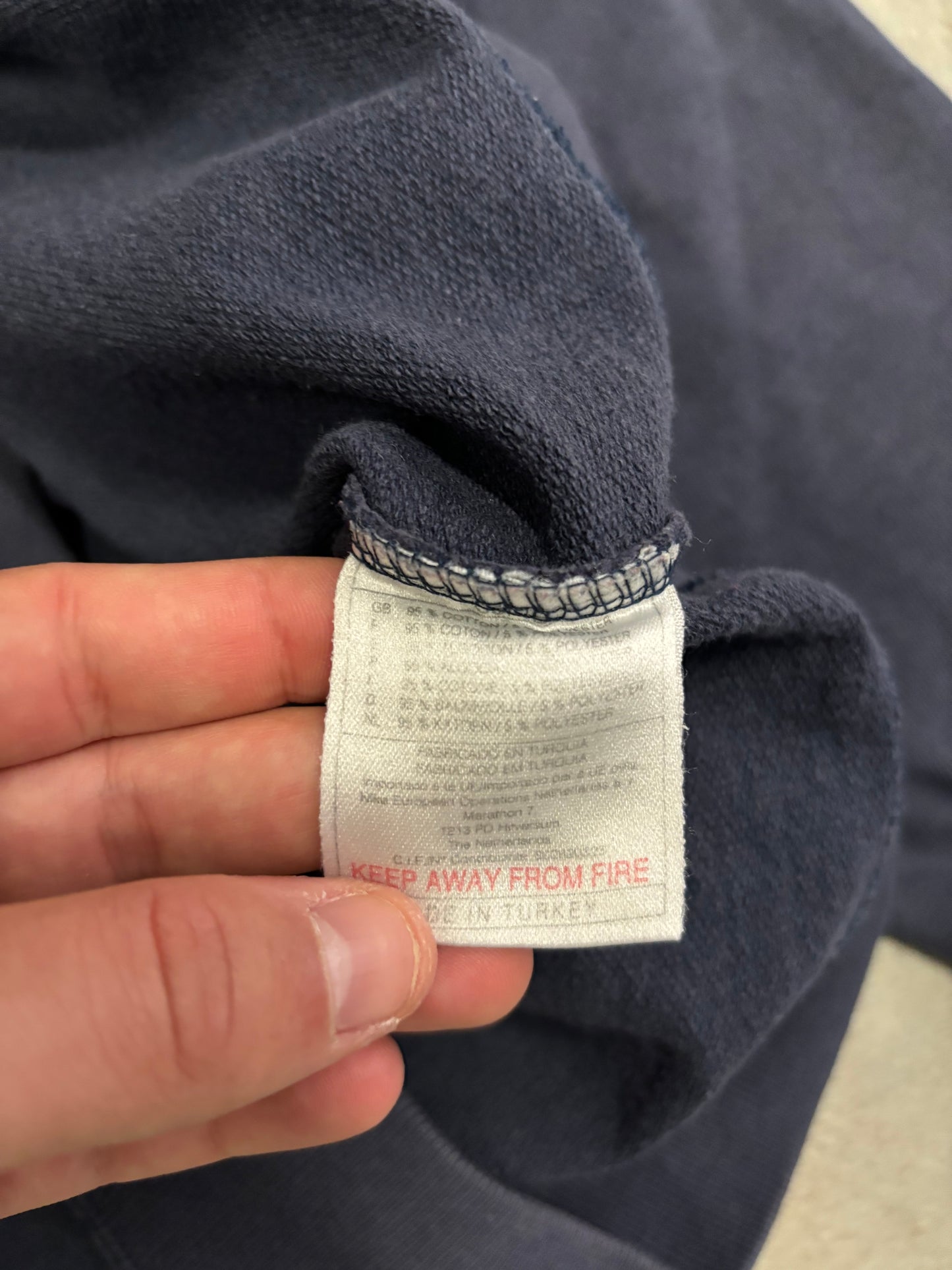 'Stained' Nike Boxy Fit 90s Vintage Sweatshirt - S