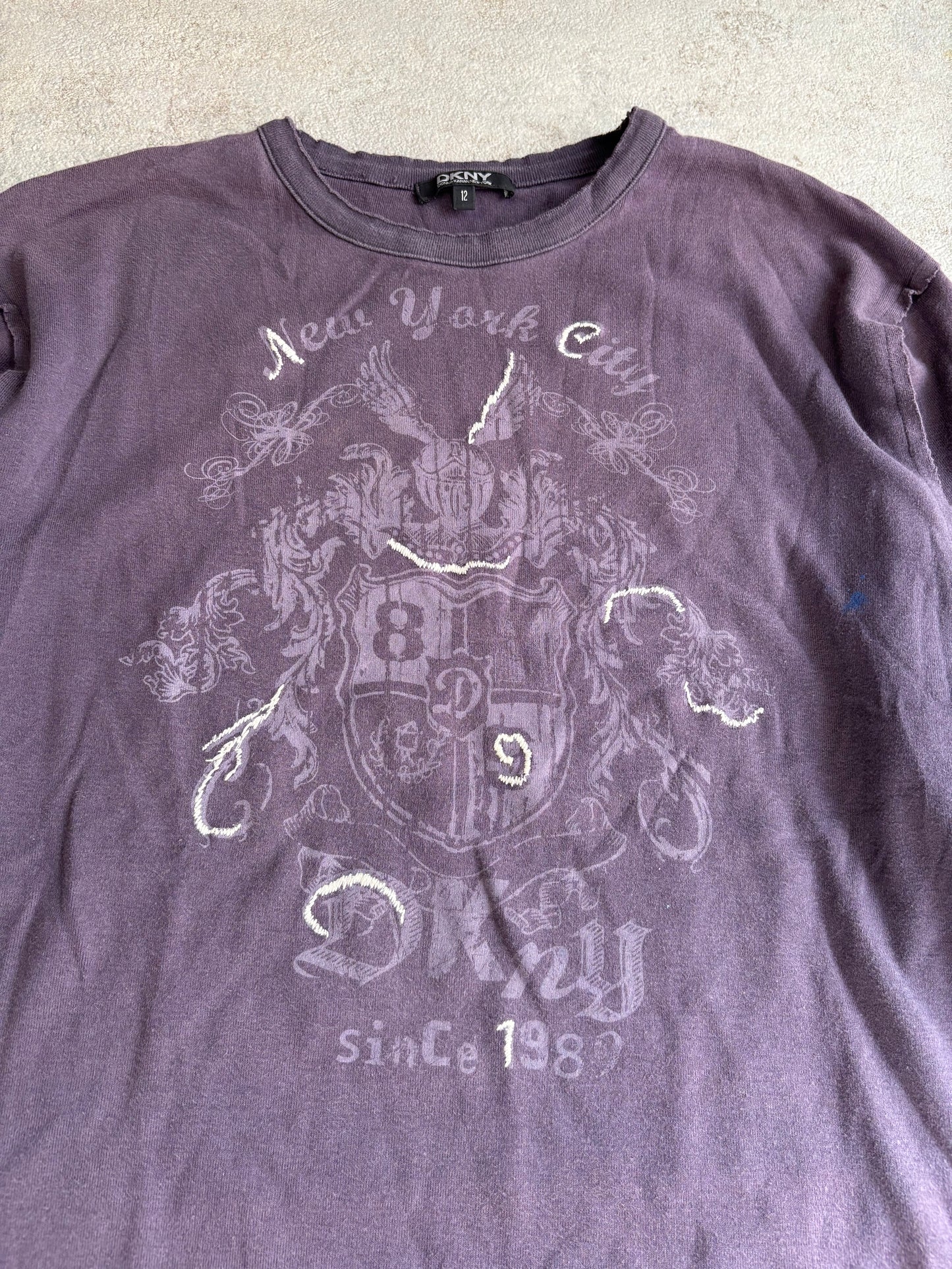Camiseta Gráfica Manga Larga DKNY 00s Vintage - M