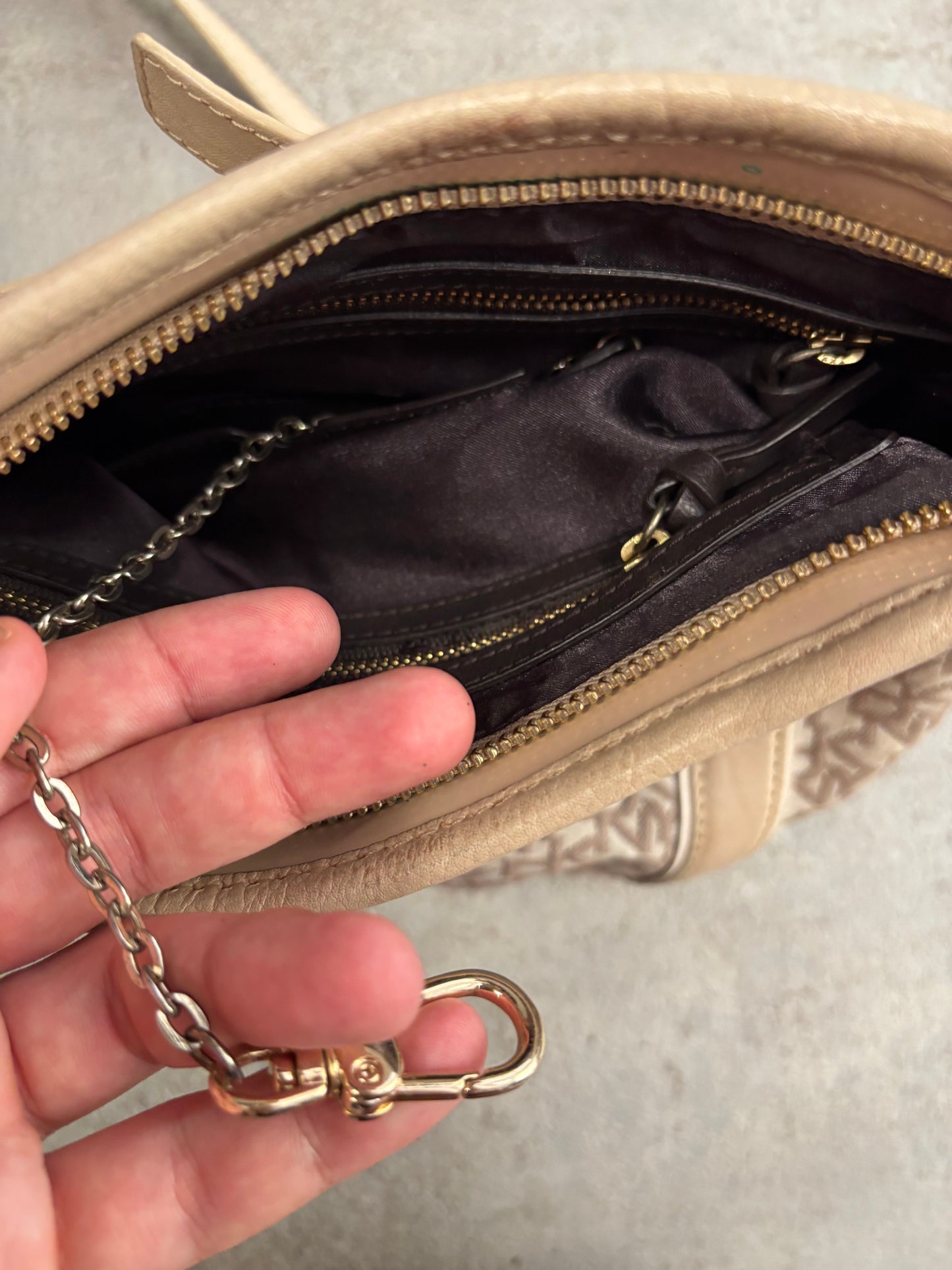 Bandolera Monogram DKNY 00s Vintage