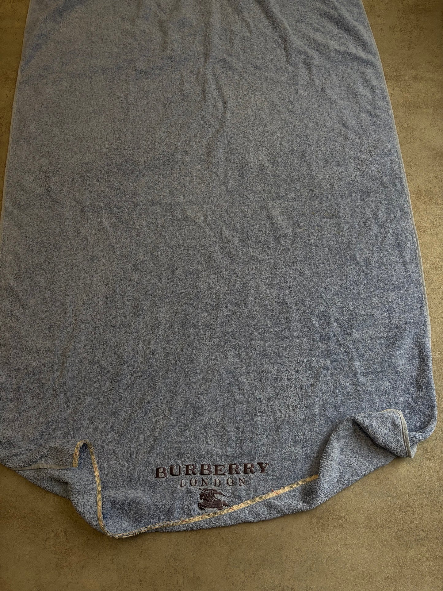 Toalla Burberry 00s ‘Logo Bordado’ Vintage