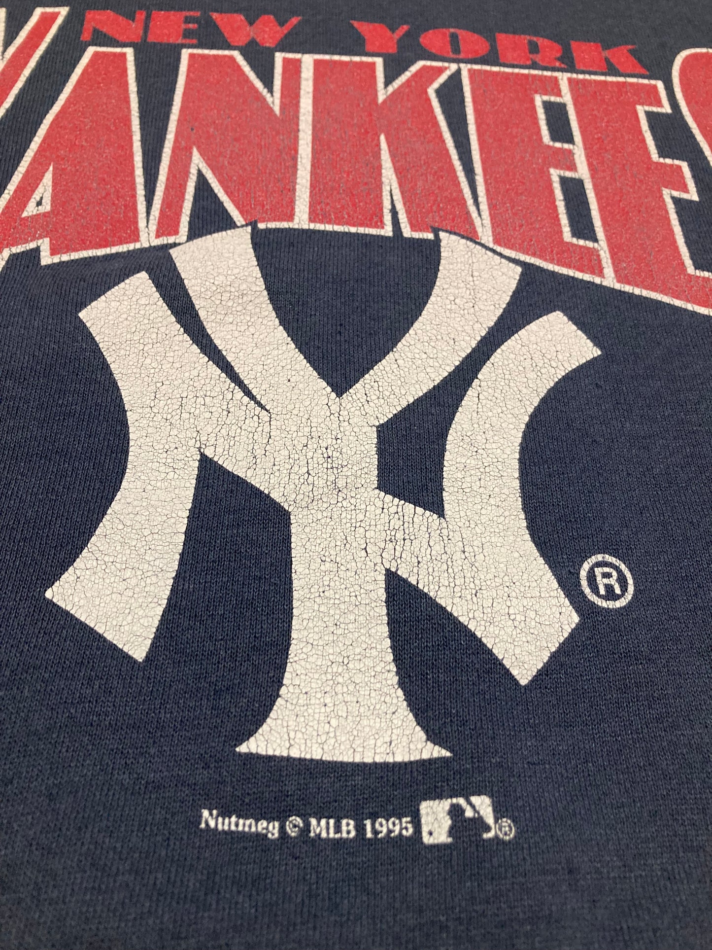 Sudadera Nutmeg Mills New York Yankees 1995 Licensed MLB - M