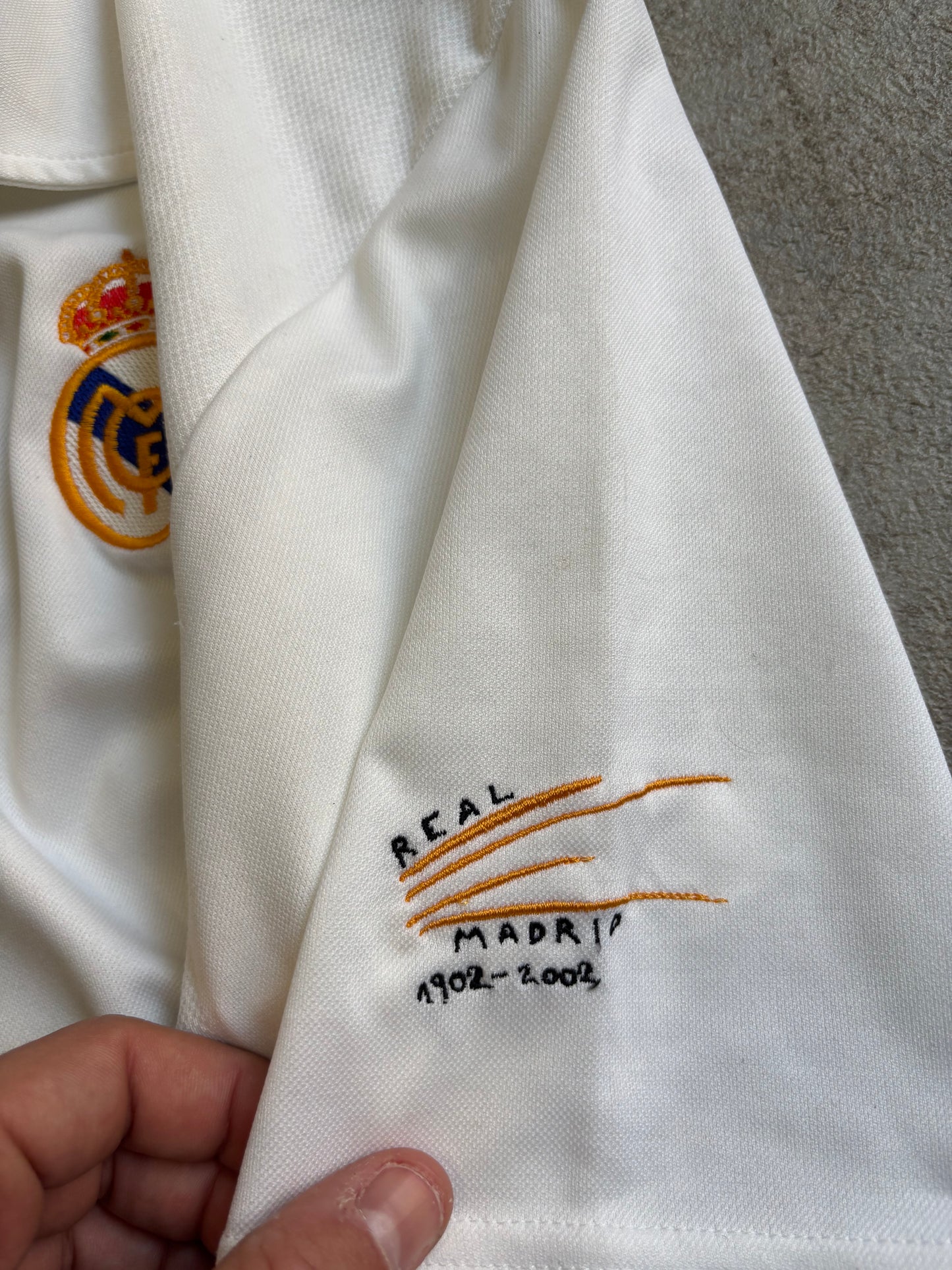 Camiseta Adidas Centenario Real Madrid ‘Raúl 7’ 2001/02 Vintage - XL