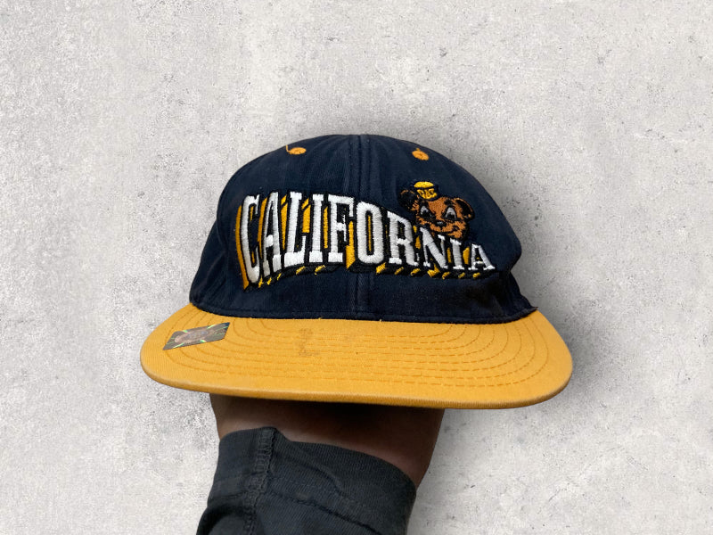 Gorra SnapBack College California 90s Vintage