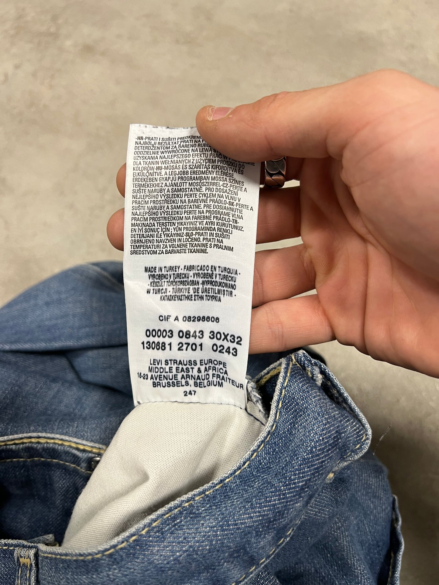 Pantalones Vaqueros Vintage Levi’s Engineered Asymethric Cut 00’s - M