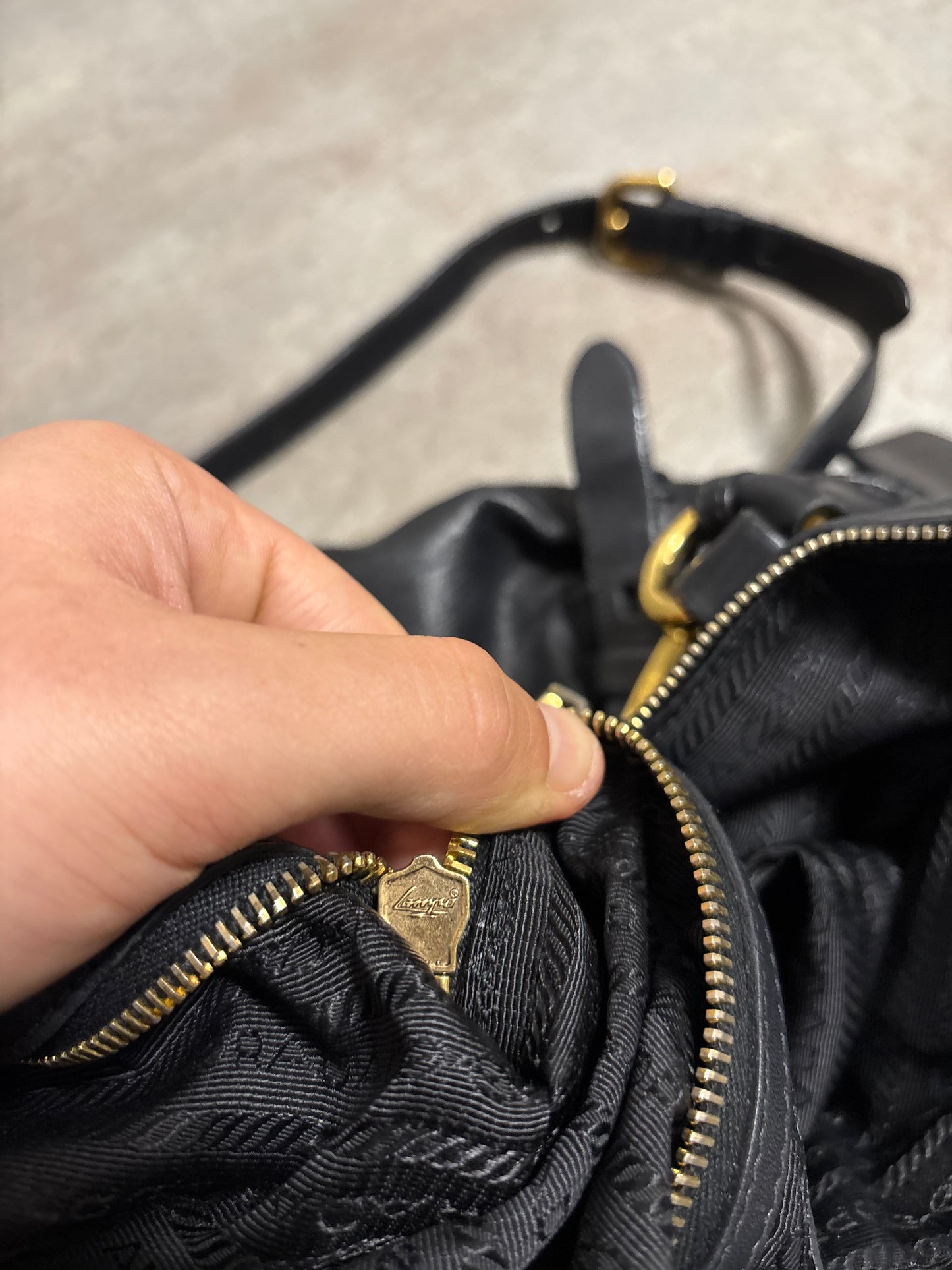 Bolso Satchel Cuero Prada 00s Vintage