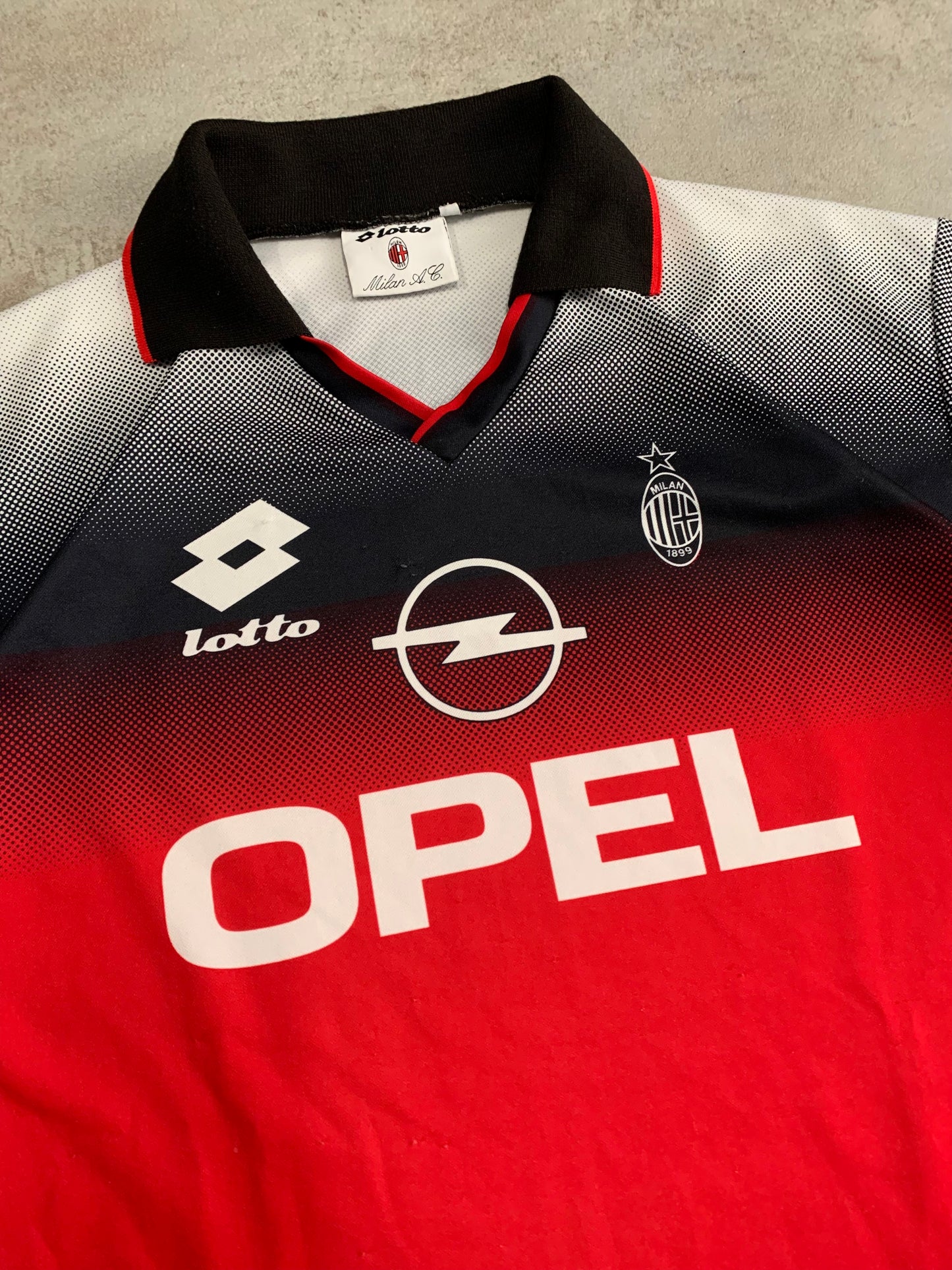 Camiseta Vintage Entrenamiento Lotto AC Milan 90’s - XL