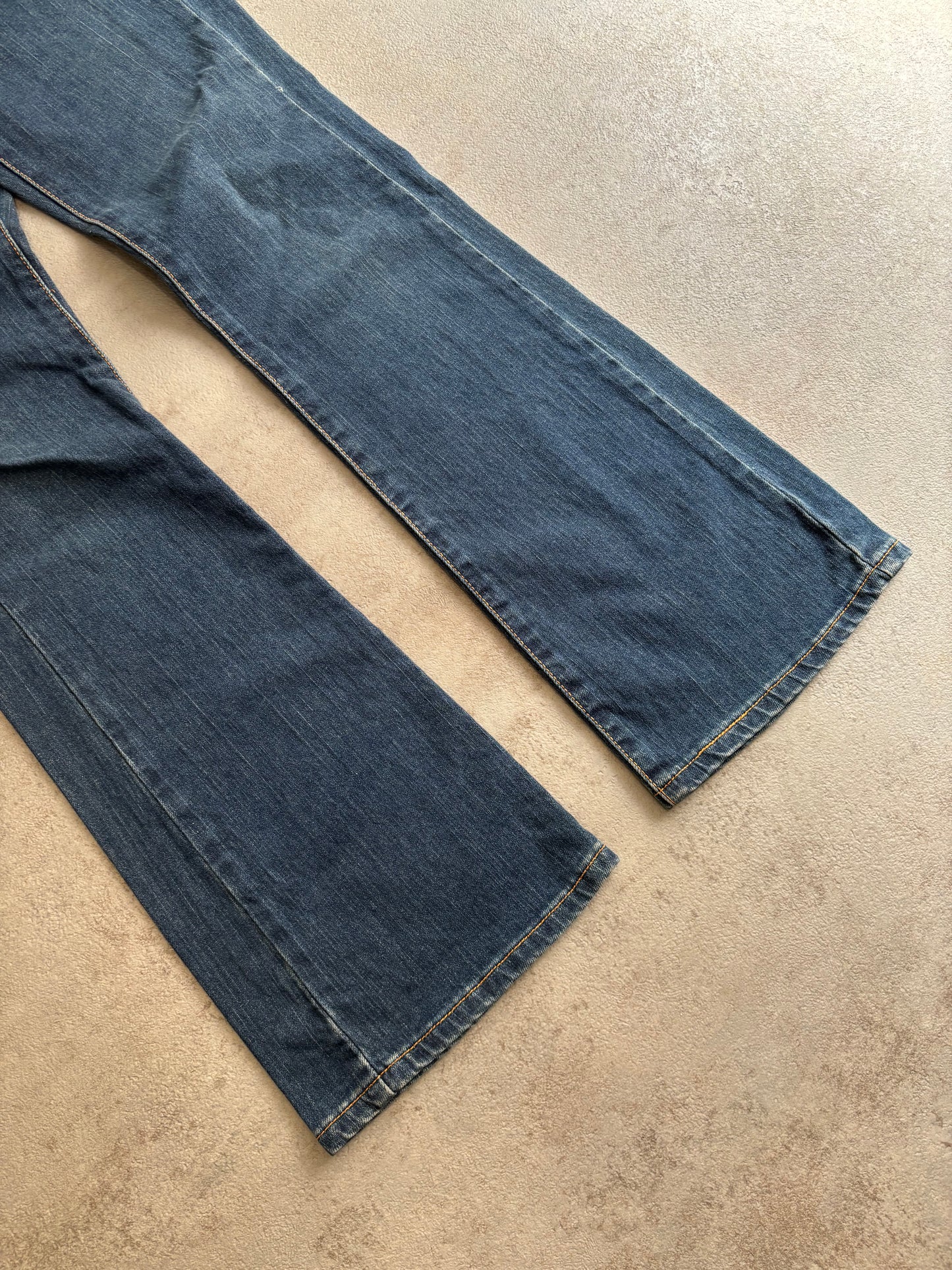Pantalones Superlow Boot Cut Levi’s 00s Vintage - M