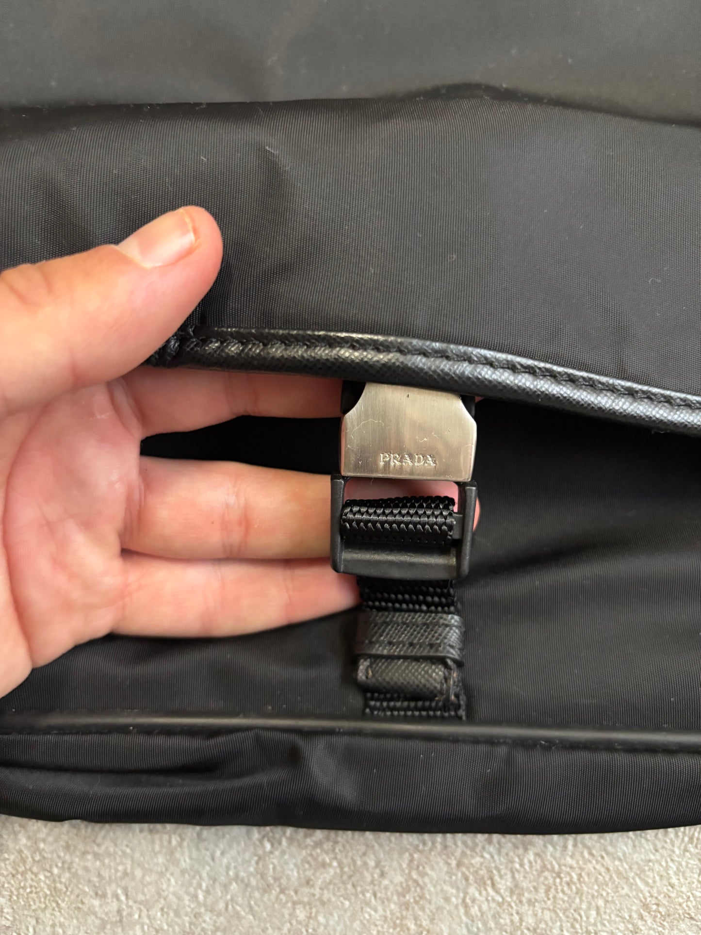 Bandolera Grande Prada Tessuto Saffiano with tags 00s Vintage