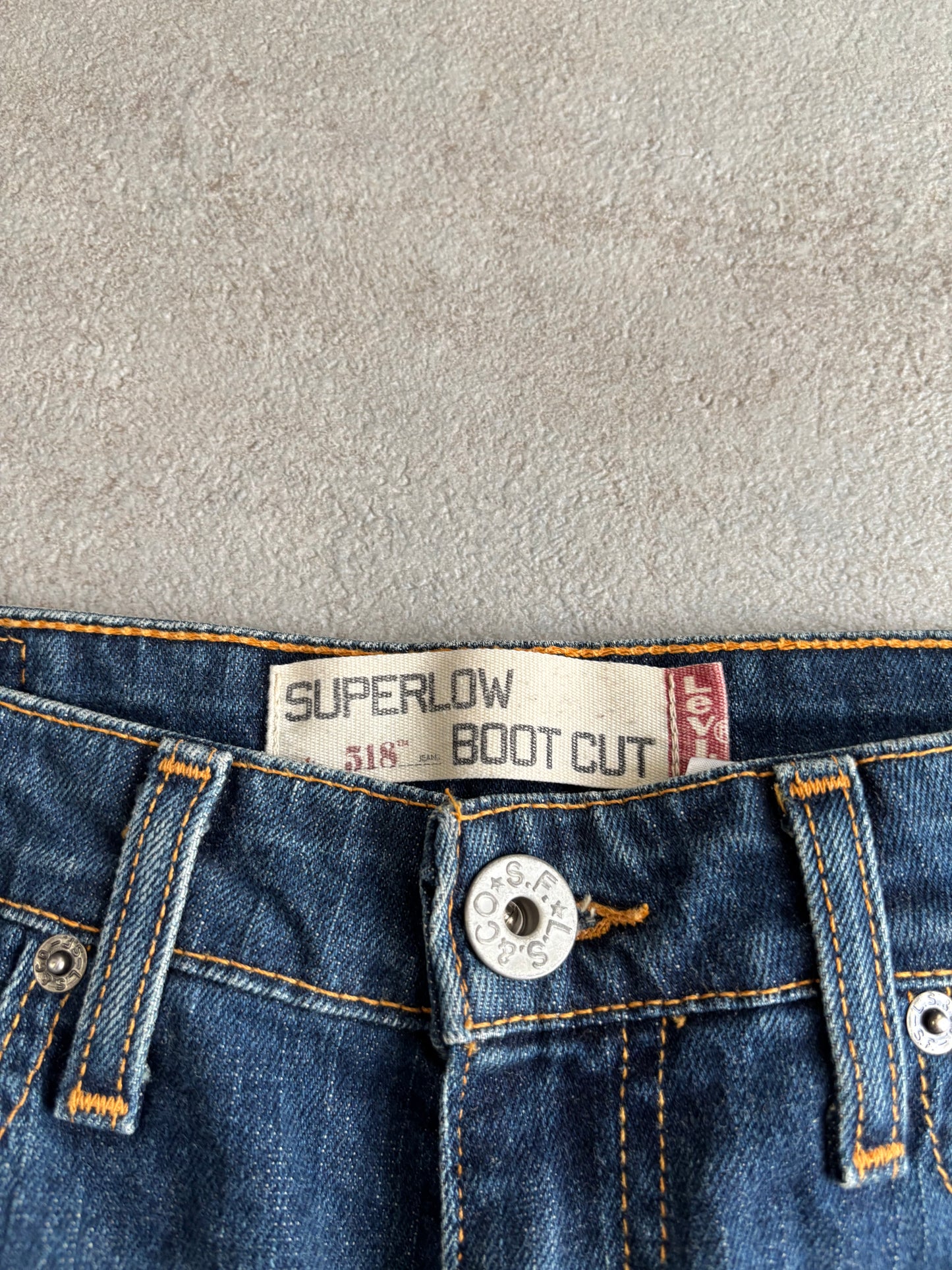Pantalones Superlow Boot Cut Levi’s 00s Vintage - M