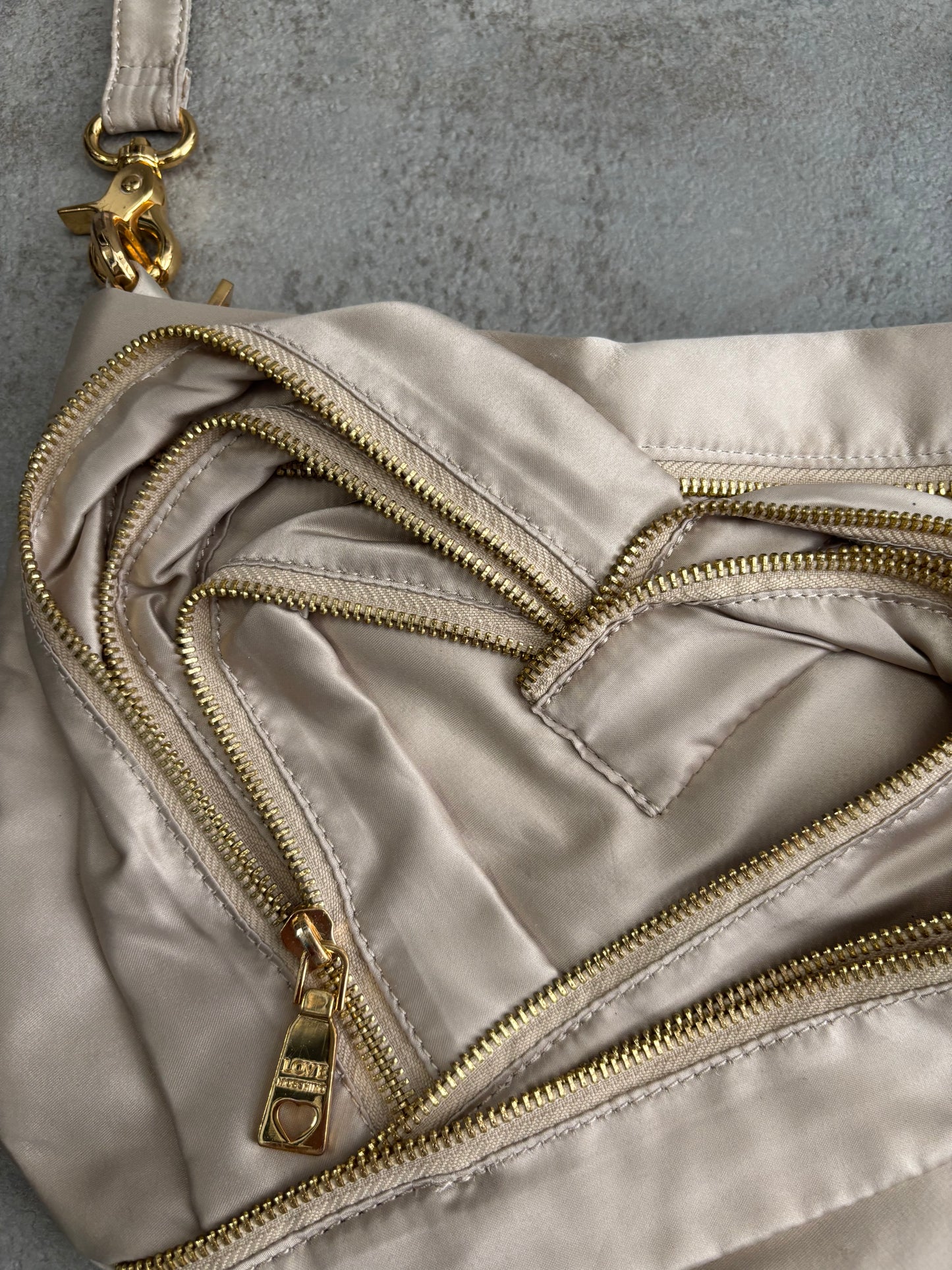 Bolso Love Moschino ‘Heart Zipper’