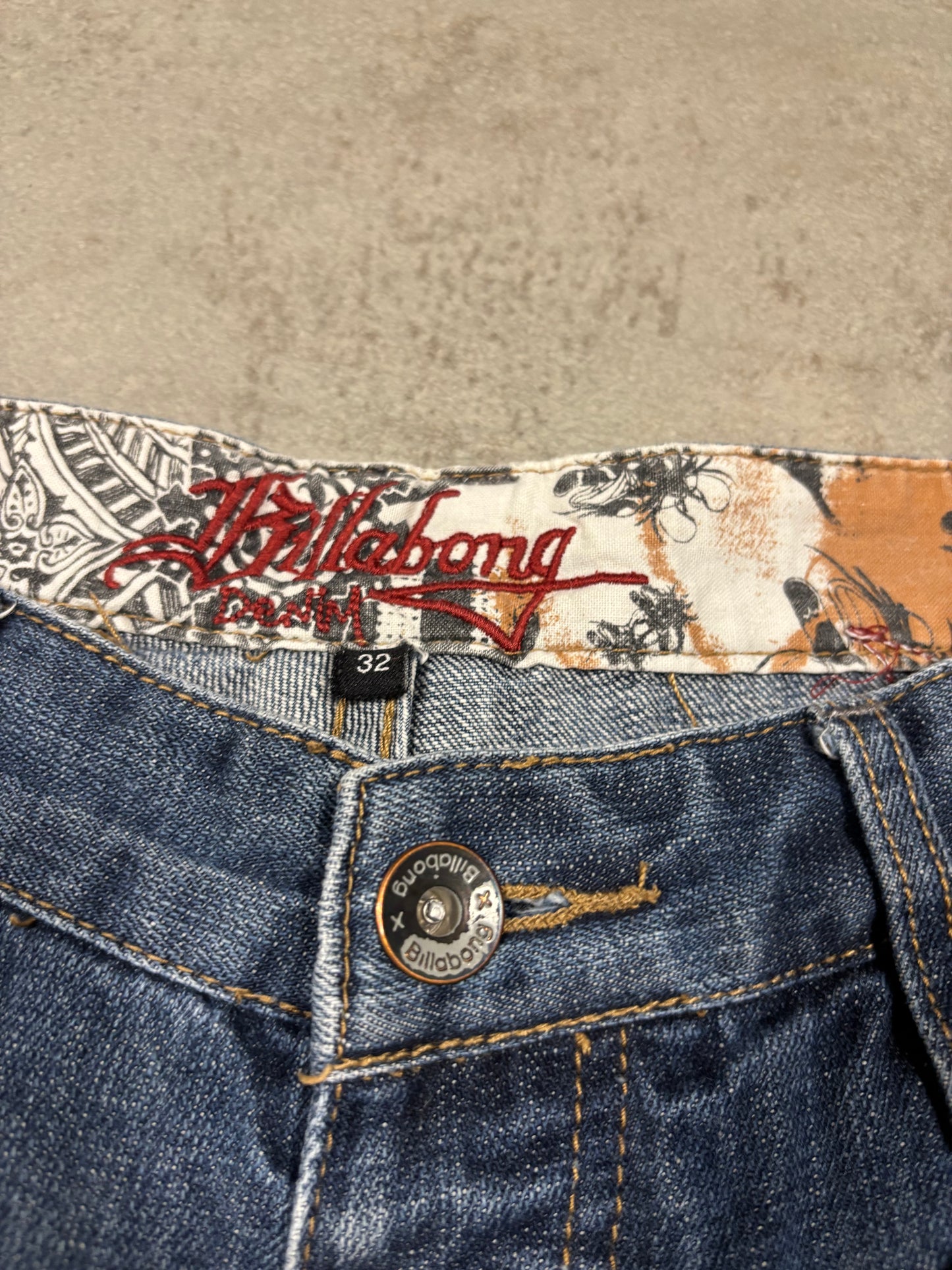Shorts 3/4 Billabong ‘Logo Embroidered’ 00s Vintage - M