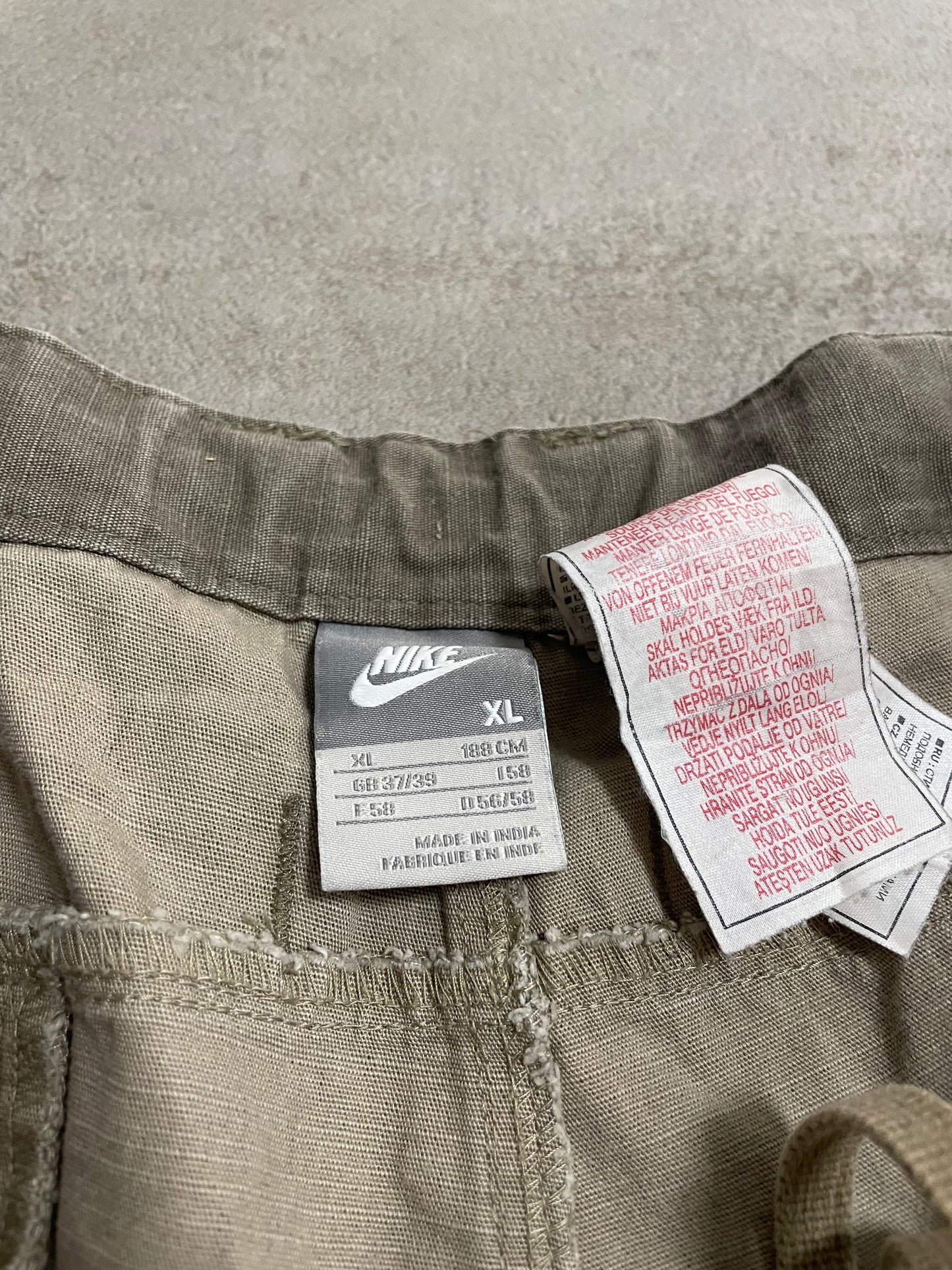Shorts Cargo Nike 00s Vintage - XL