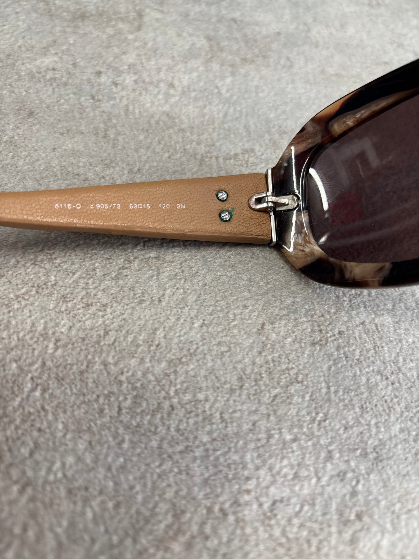 Gafas Chanel Patilla de Cuero 00s Vintage