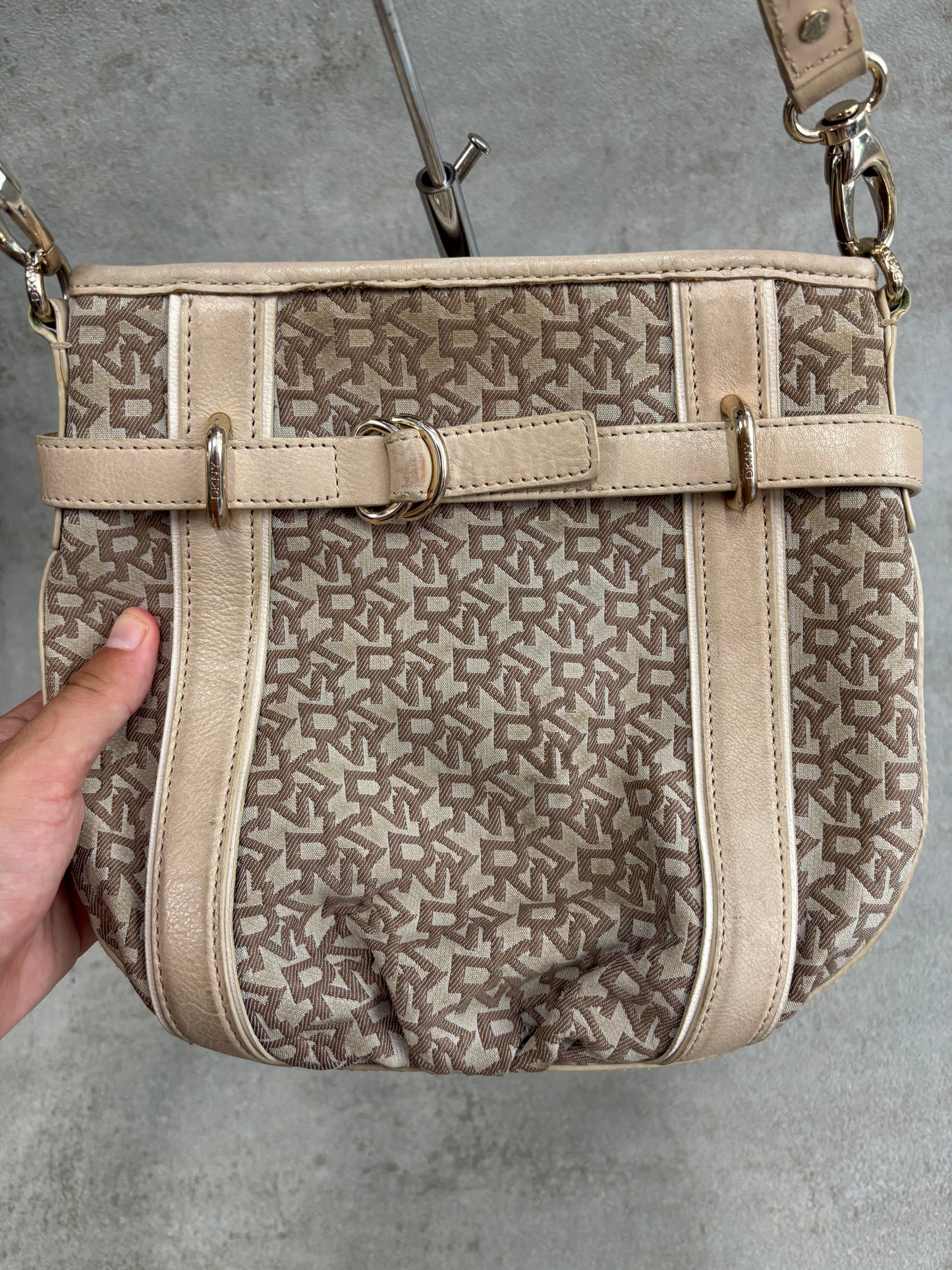 Bandolera Monogram DKNY 00s Vintage
