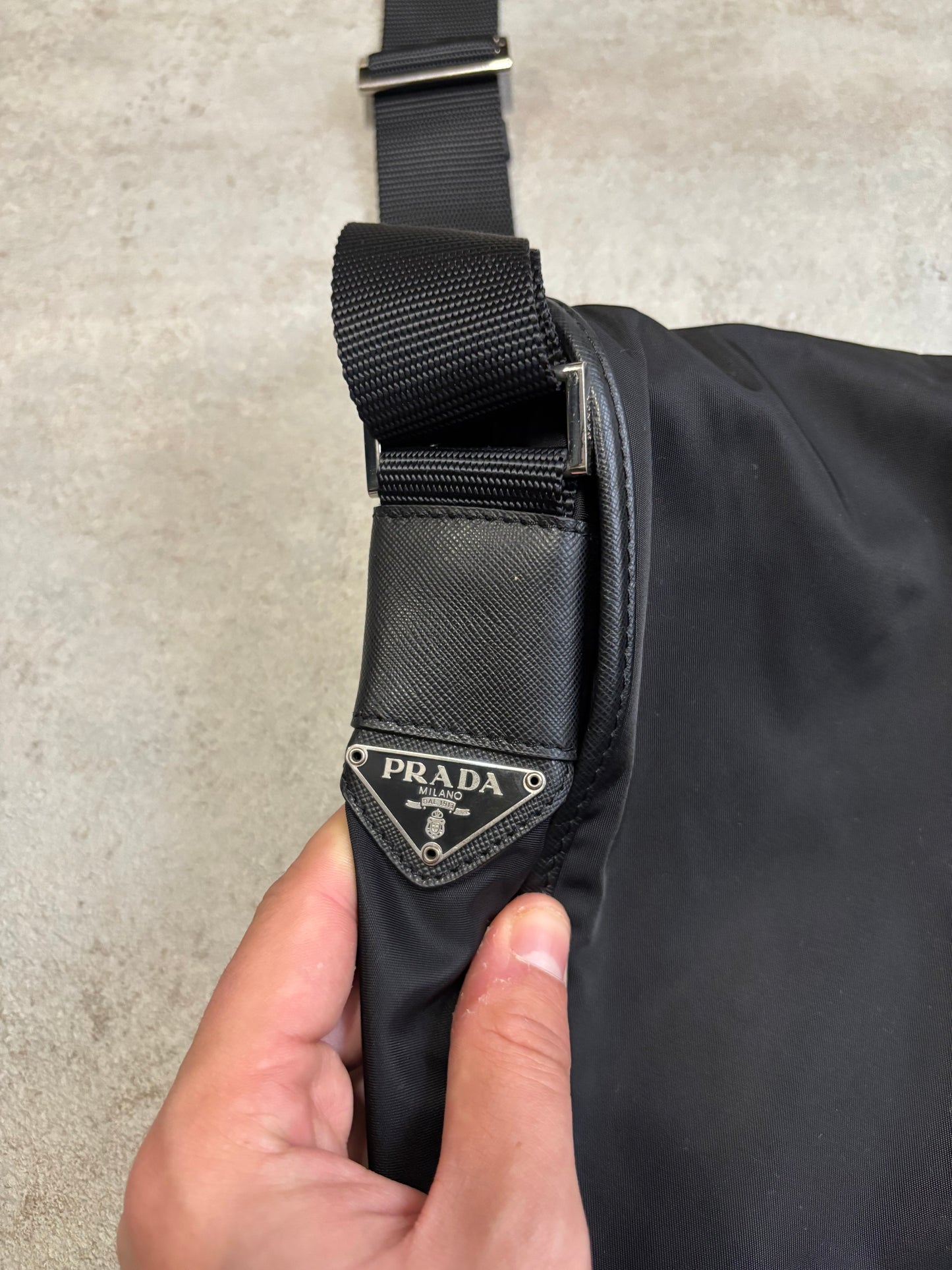 Bandolera Grande Prada Tessuto Saffiano with tags 00s Vintage