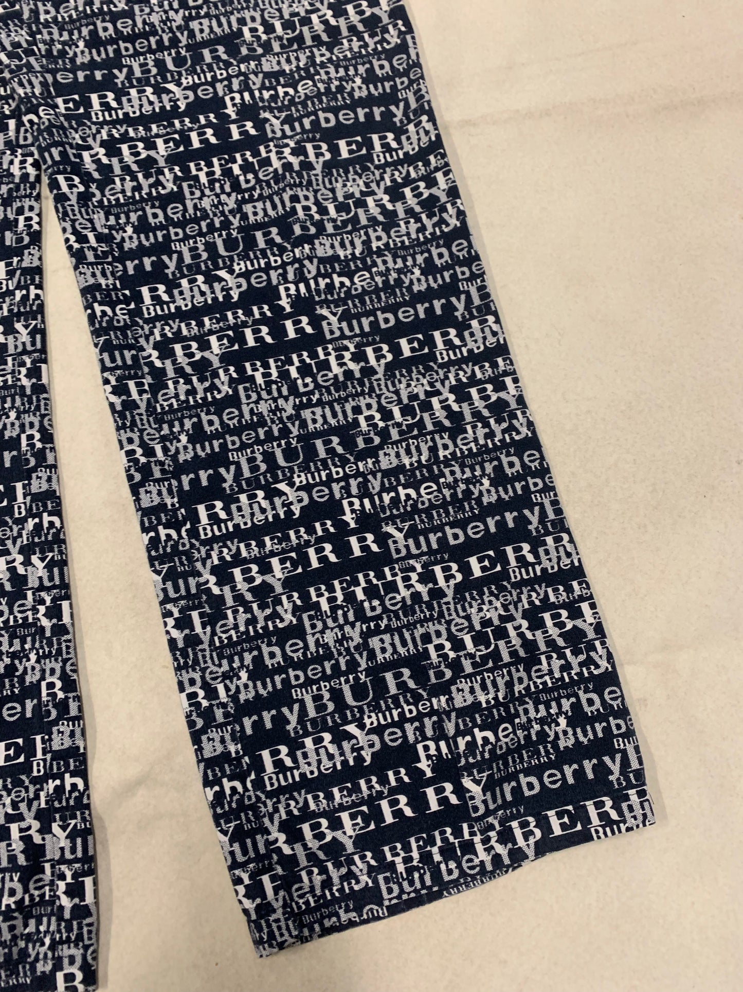 Pantalones Vintage Burberry All Over Print 90’s - M