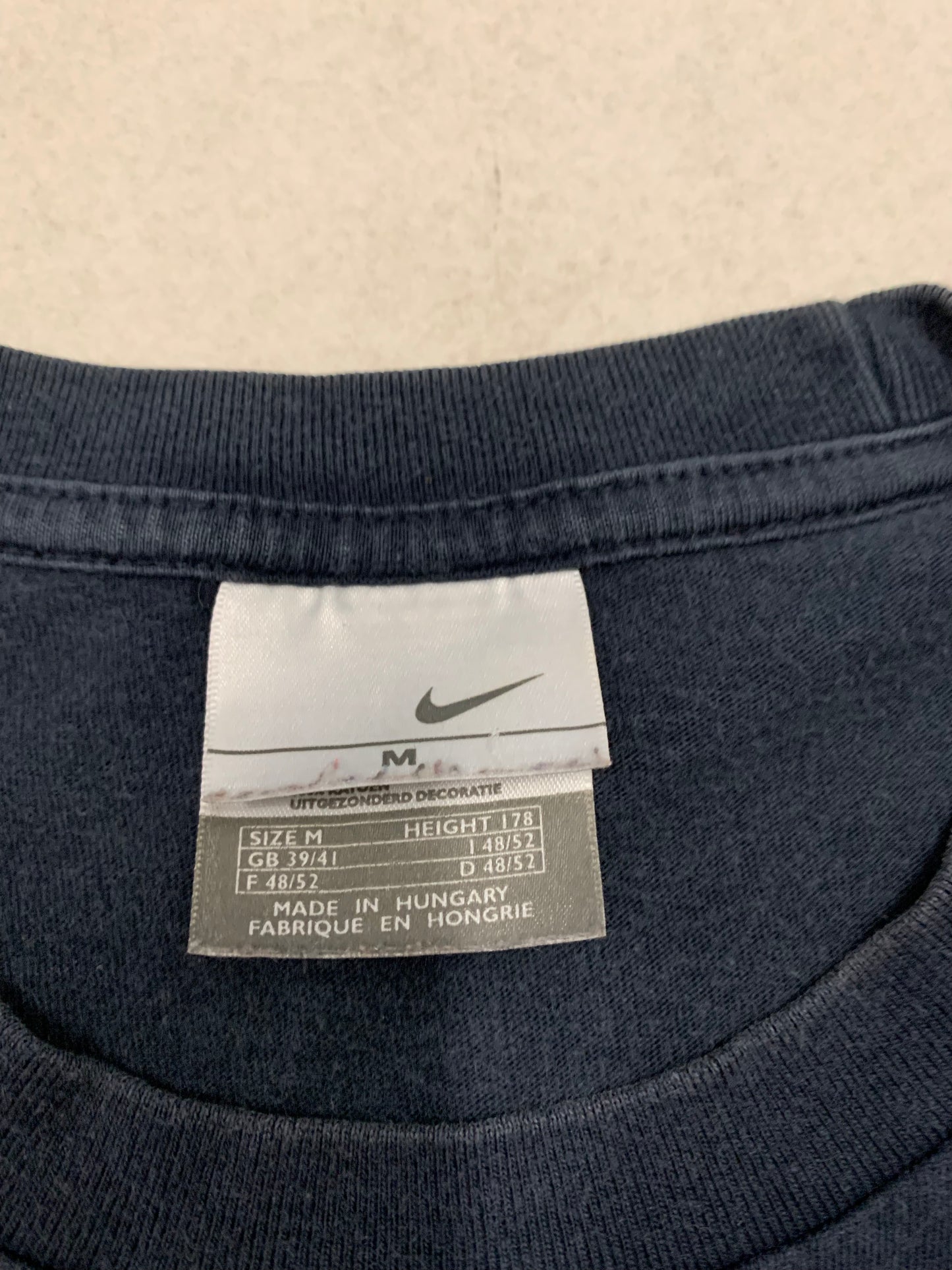 Camiseta Vintage Nike 00’s Rare Graphic - M