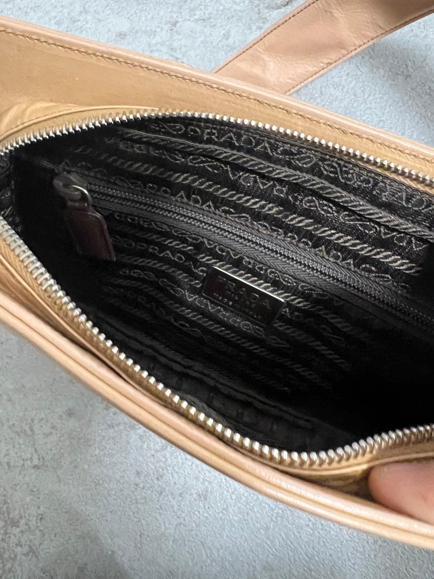 Bolso Cuero ‘Charol’ Vintage Prada 90’s