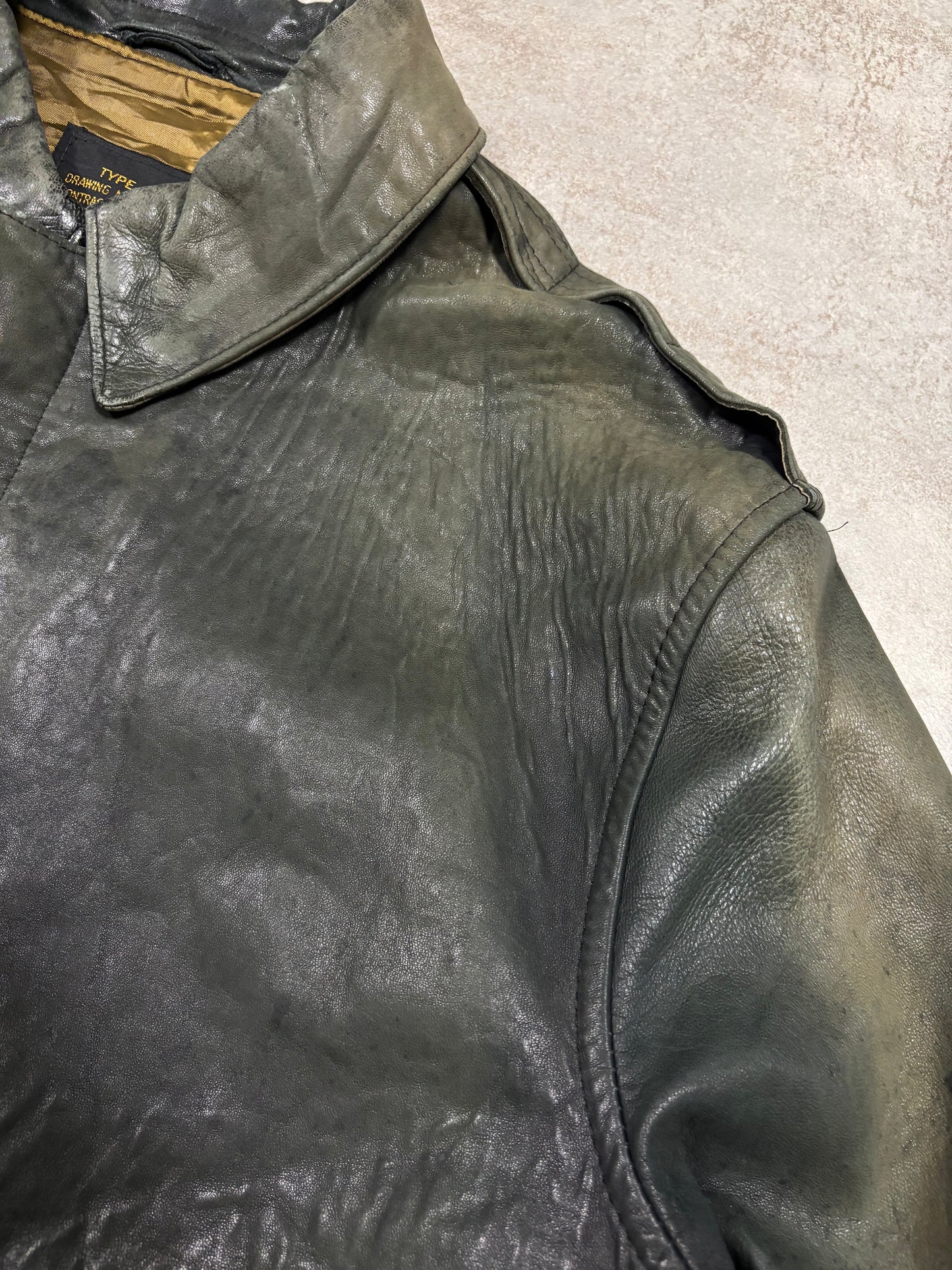 Chaqueta A-2 ‘Perfect Trashed & Sun Faded’ Avirex 80s Vintage - M