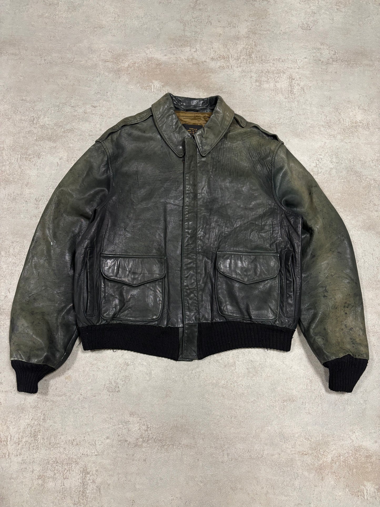 Chaqueta A-2 ‘Perfect Trashed & Sun Faded’ Avirex 80s Vintage - M