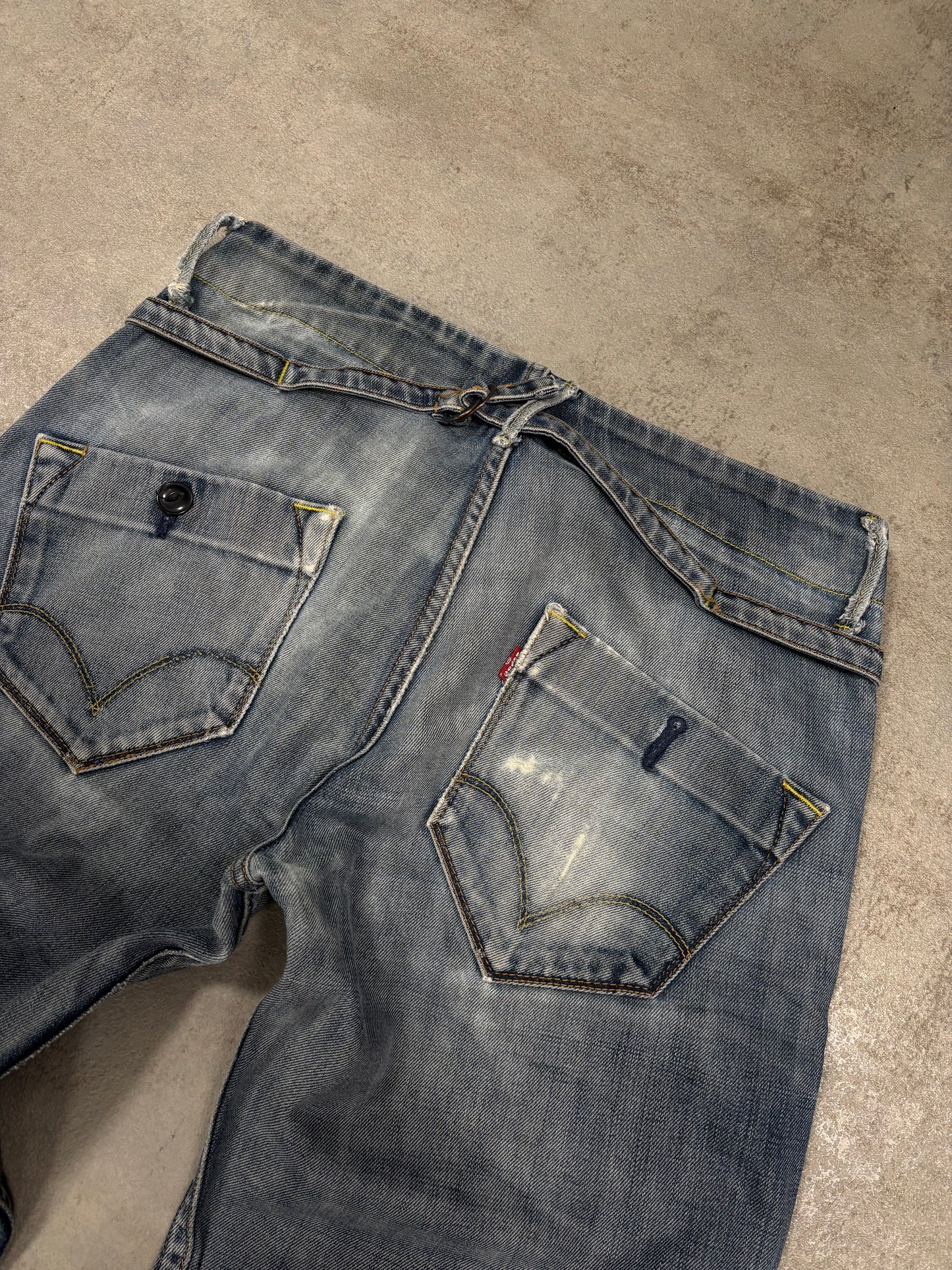 Pantalones Rectos ‘Buckle Back’ Levi’s 00s Vintage - M