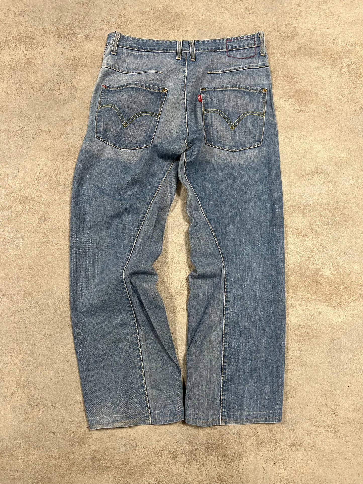 Pantalones Vaqueros Vintage Levi’s Engineered Asymethric Cut 00’s - M