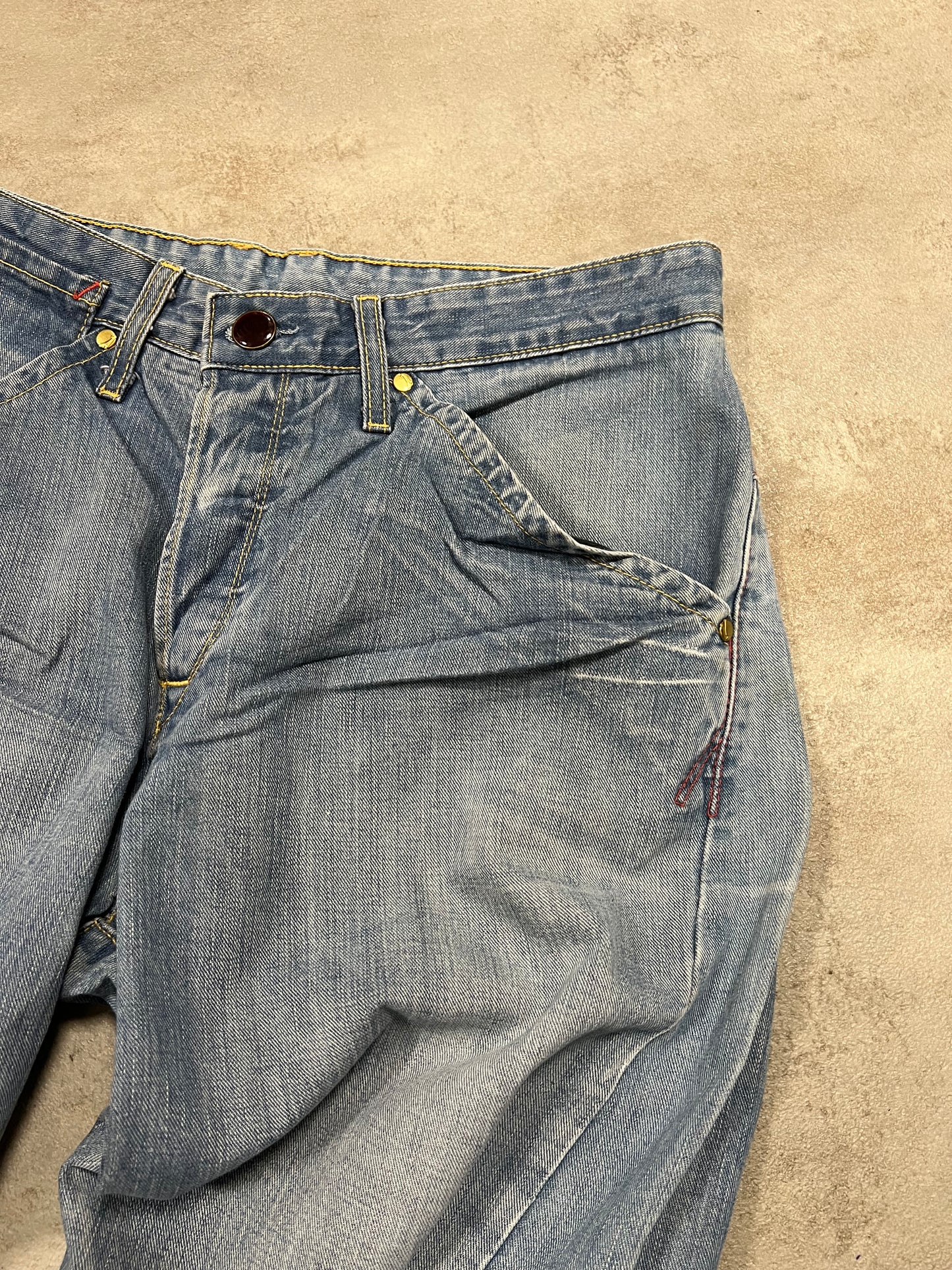Pantalones Vaqueros Vintage Levi’s Engineered Asymethric Cut 00’s - M