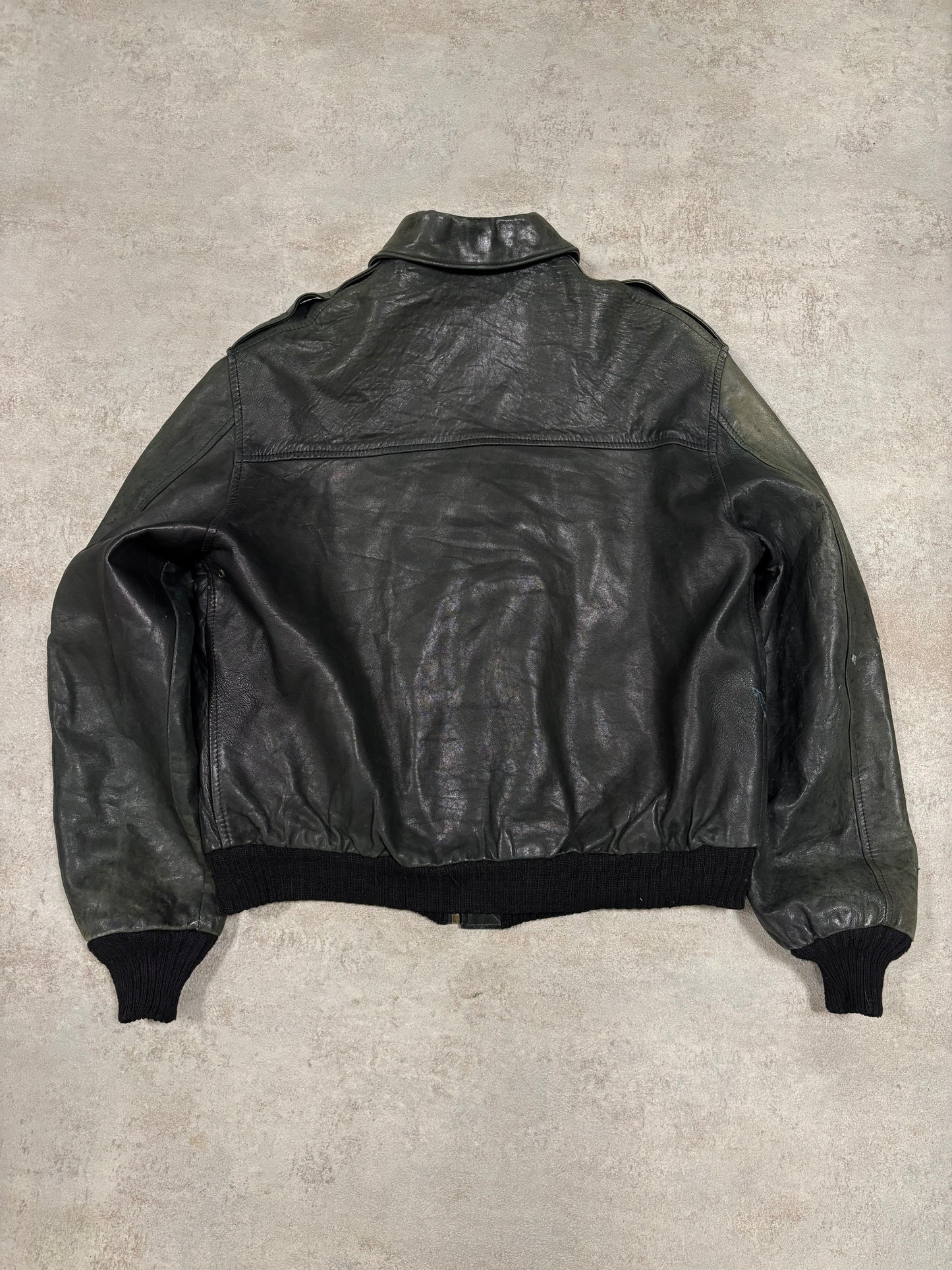 Chaqueta A-2 ‘Perfect Trashed & Sun Faded’ Avirex 80s Vintage - M