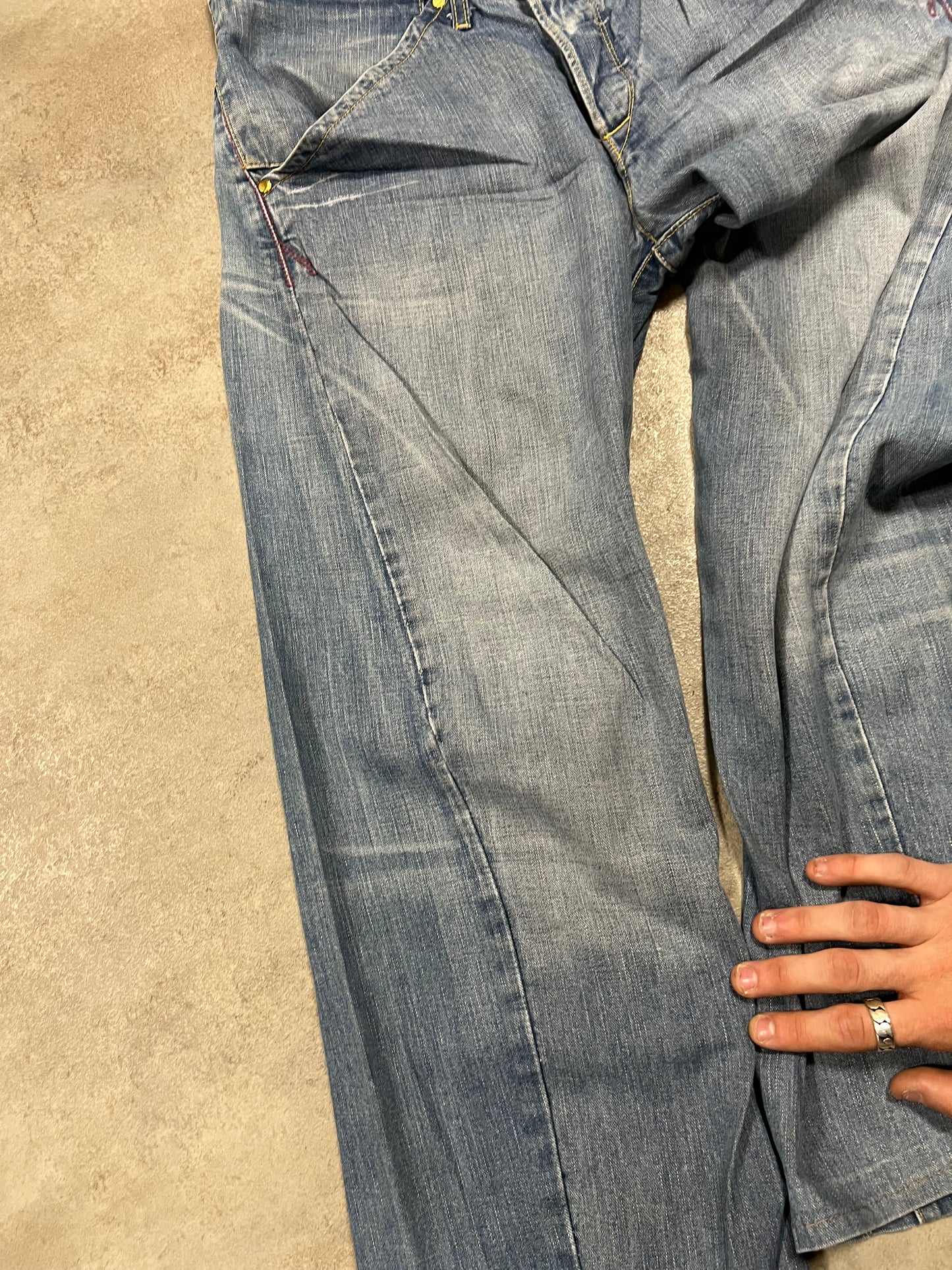 Pantalones Vaqueros Vintage Levi’s Engineered Asymethric Cut 00’s - M