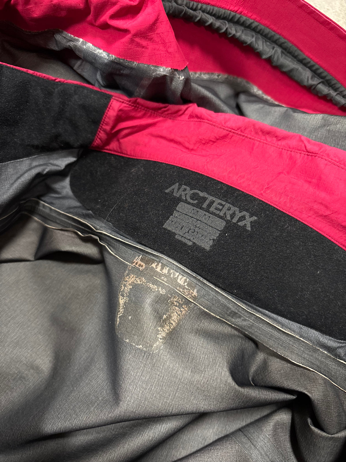 Chaqueta Custom Gore-Tex Recco Arc’teryx x CMH Heli-Skiing 00s Vintage - L Woman