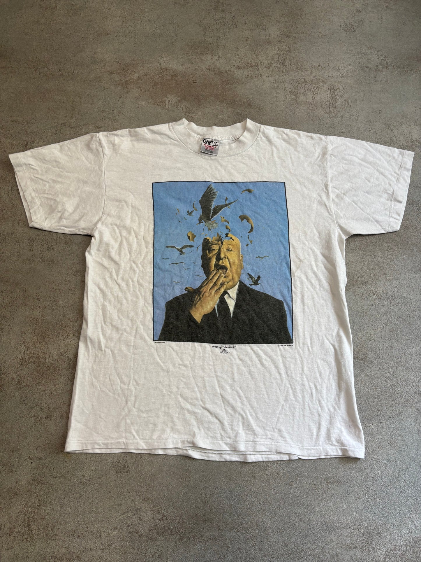 Camiseta Gráfica Alfred Hitchcock by Jim Warren ‘Single Stitch’ 90s Vintage - L