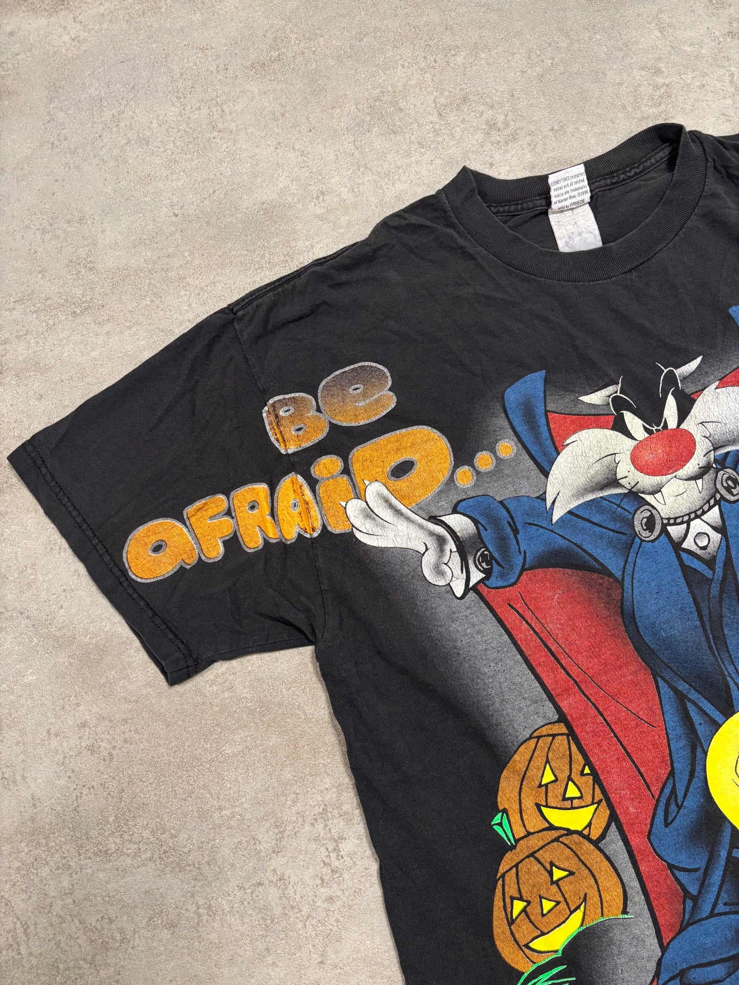 Camiseta Estampada Looney Tunes Halloween 1998 Vintage - XL