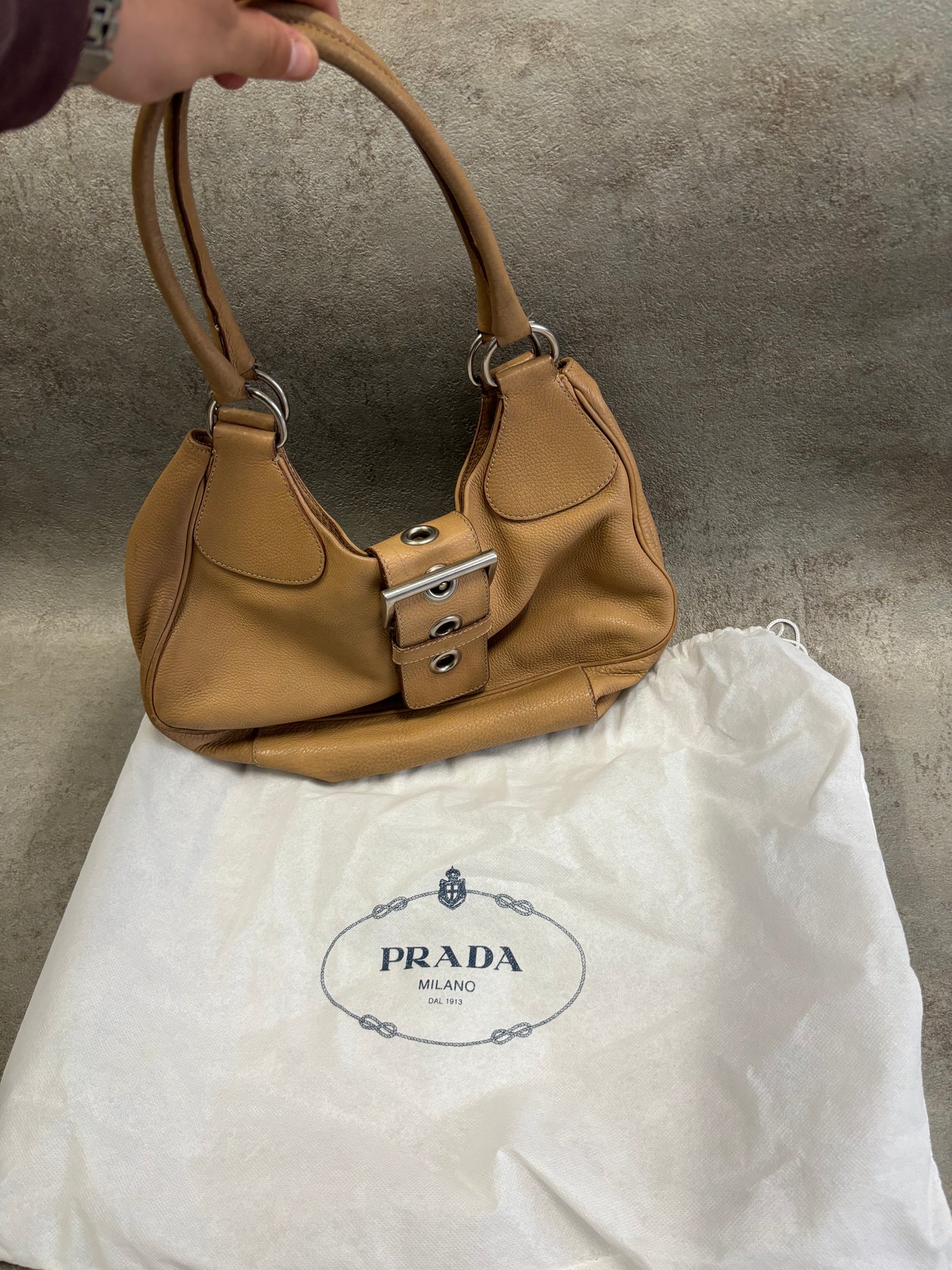 Bolso Hobo Half Moon Prada 46936406 00s Vintage