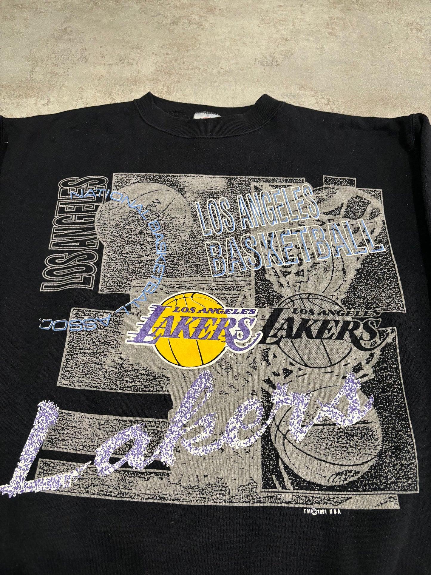Los Angeles Lakers 1991 Licensed NBA Vintage Sweatshirt - M