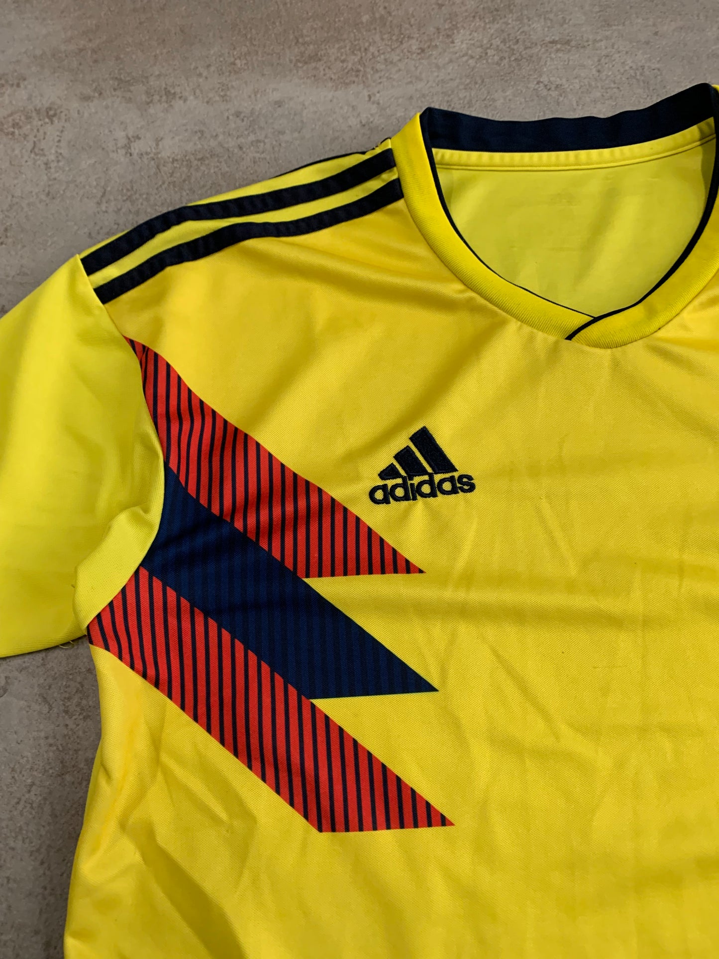 Camiseta Vintage Adidas Colombia -M