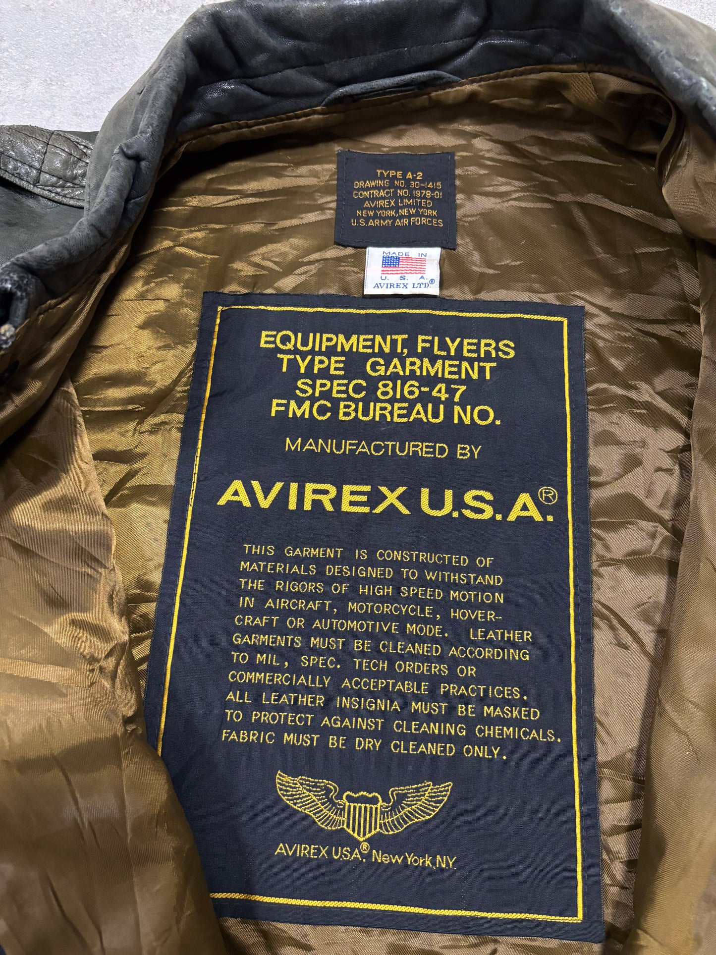 Chaqueta A-2 ‘Perfect Trashed & Sun Faded’ Avirex 80s Vintage - M