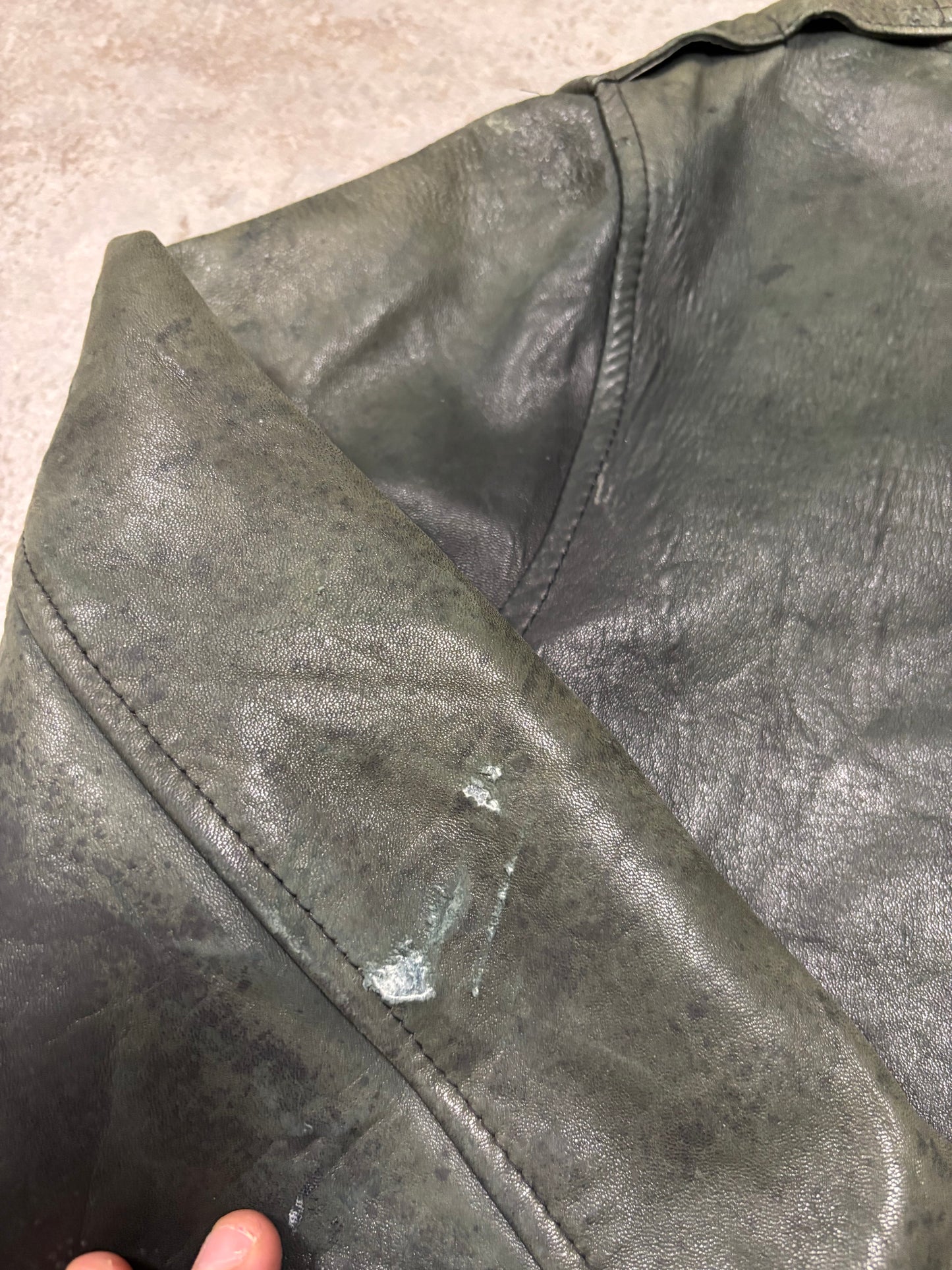 Chaqueta A-2 ‘Perfect Trashed & Sun Faded’ Avirex 80s Vintage - M