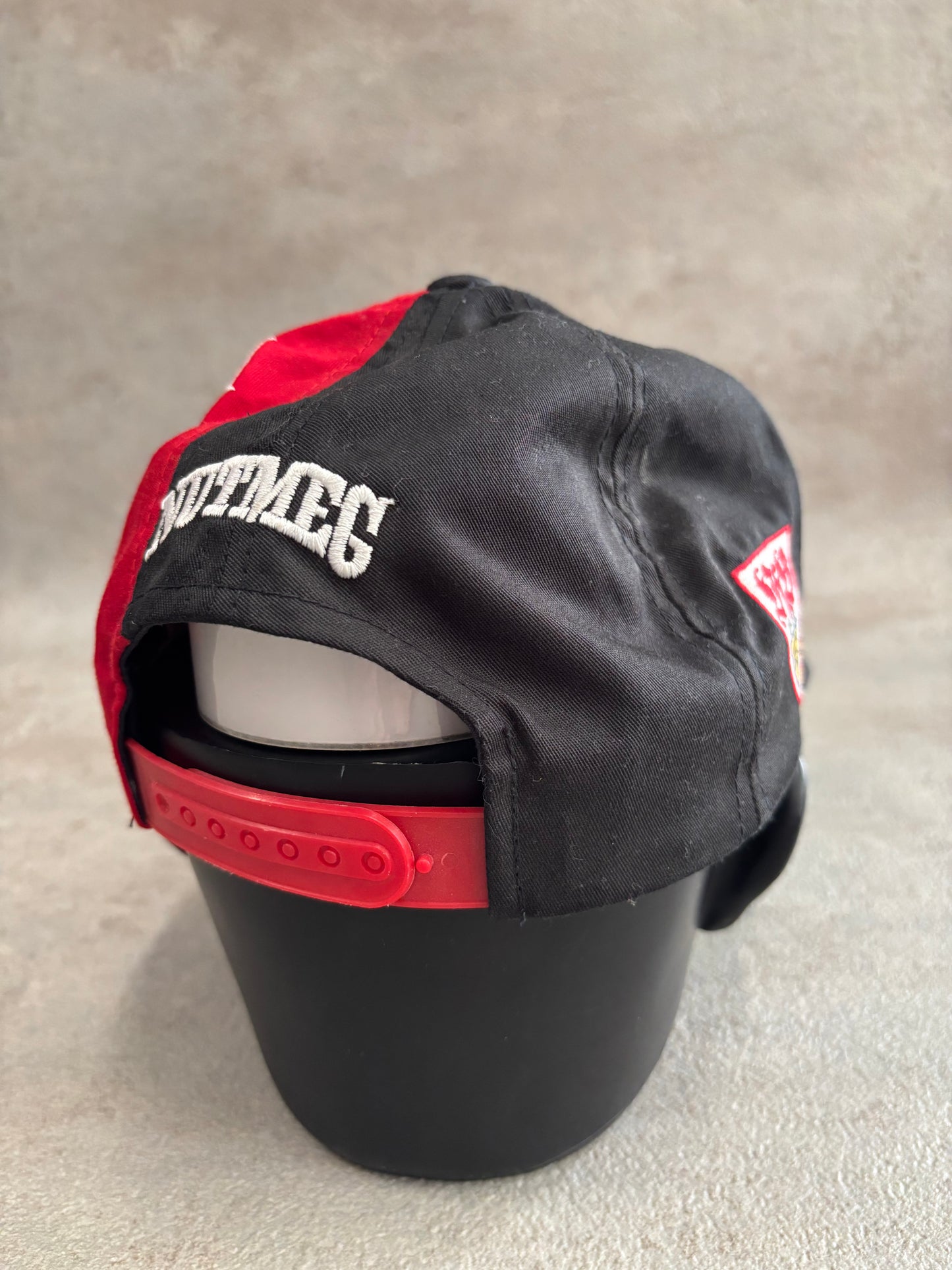 Gorra Nutmeg Mills Stuttgart 00s Vintage