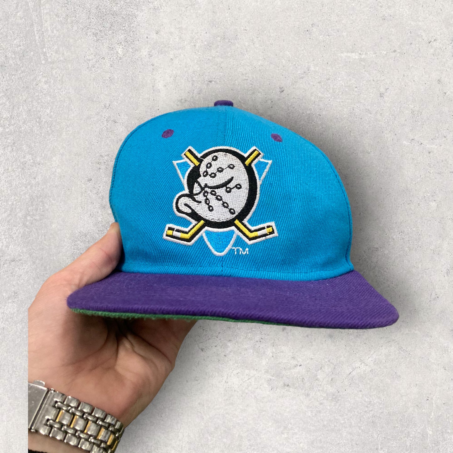 Gorra Sport Specialties Mighty Ducks ‘Logo Embroidered’