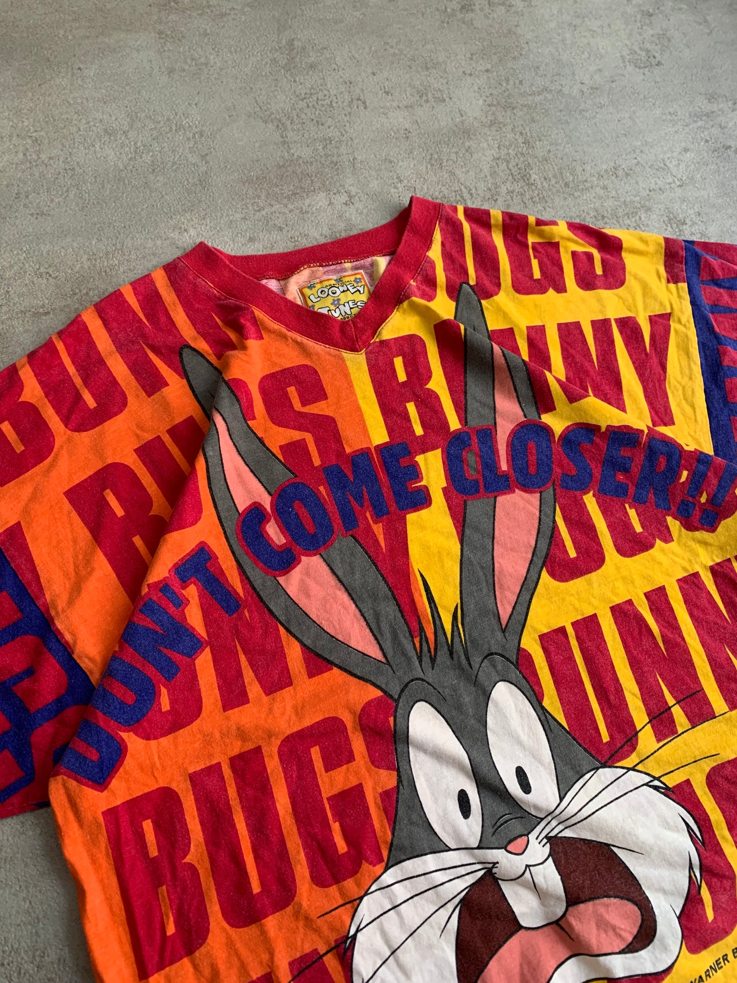 Camiseta Vintage Looney Tunes 1996 Full Print - L