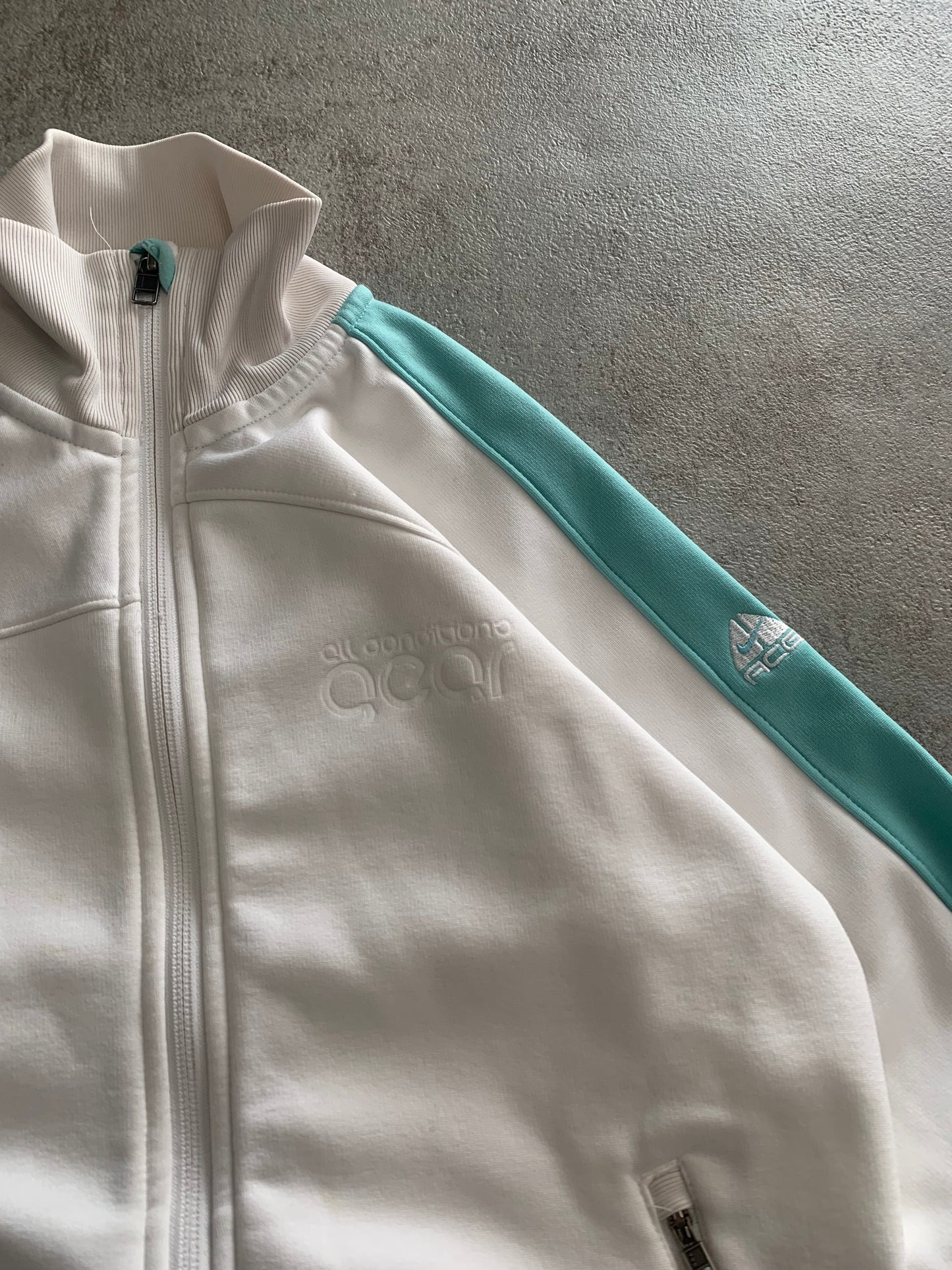 Nike ACG 00s Vintage Track Jacket - M Woman