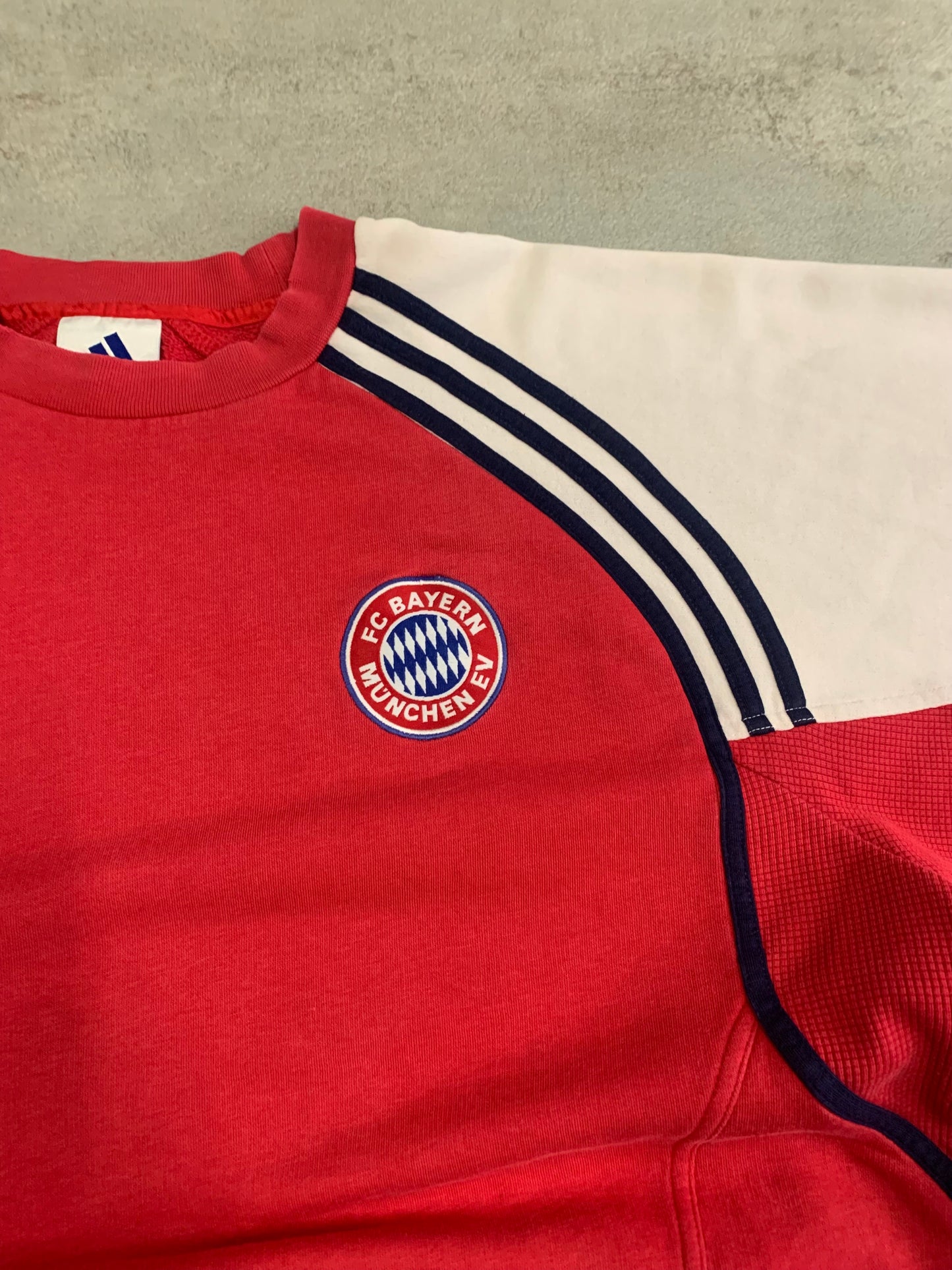 Adidas FC Bayern 2000 Vintage Sweatshirt - L