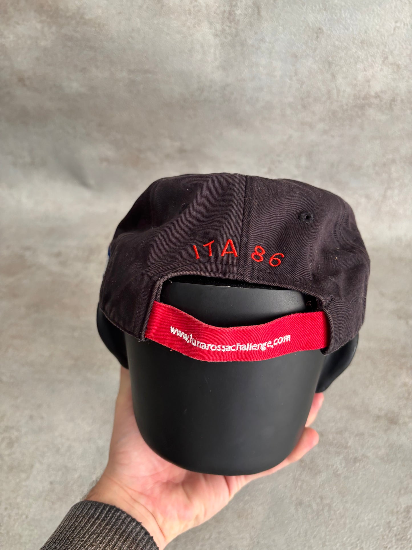 Gorra Prada Luna Rossa 00s Vintage