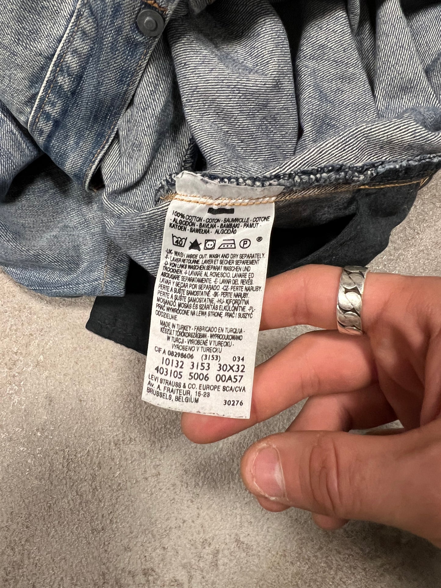 Pantalones Vaqueros Asimétricos Vintage Levi’s Engineered ‘Buckle Back ‘ 00’s - S