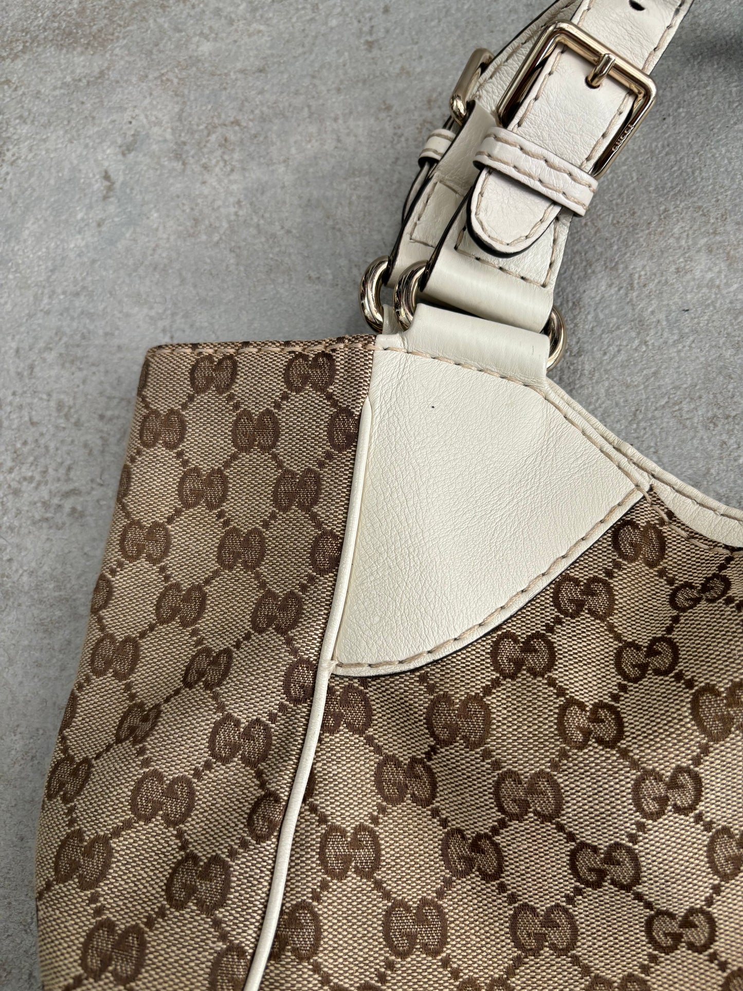 Bolso Gucci Charlotte Monogram 00s Vintage