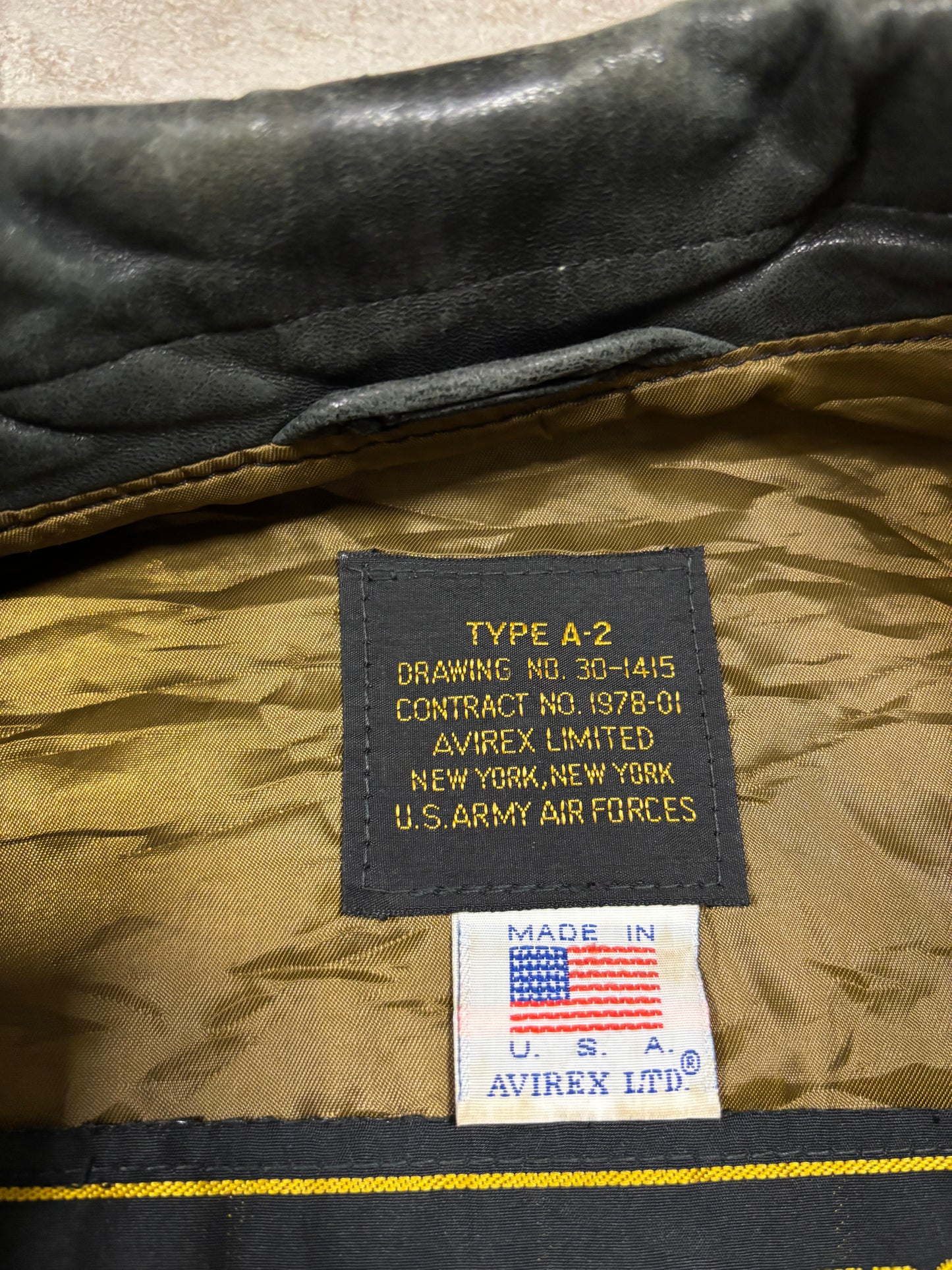 Chaqueta A-2 ‘Perfect Trashed & Sun Faded’ Avirex 80s Vintage - M